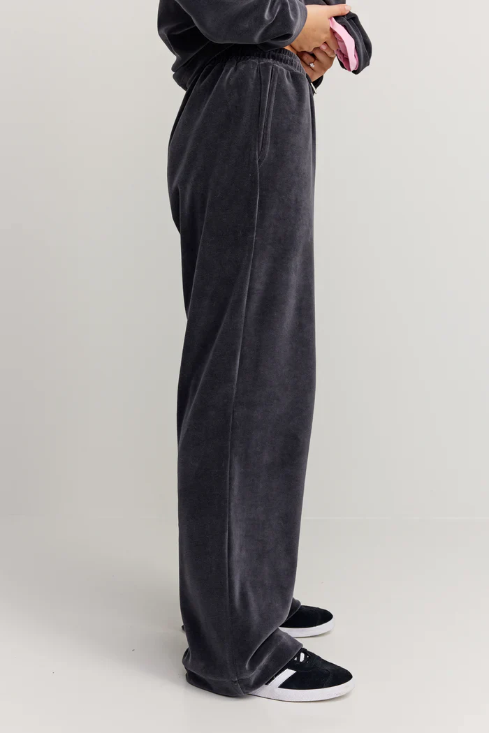 Makia naisten housut Anne Trousers, tummanharmaa - Image 5