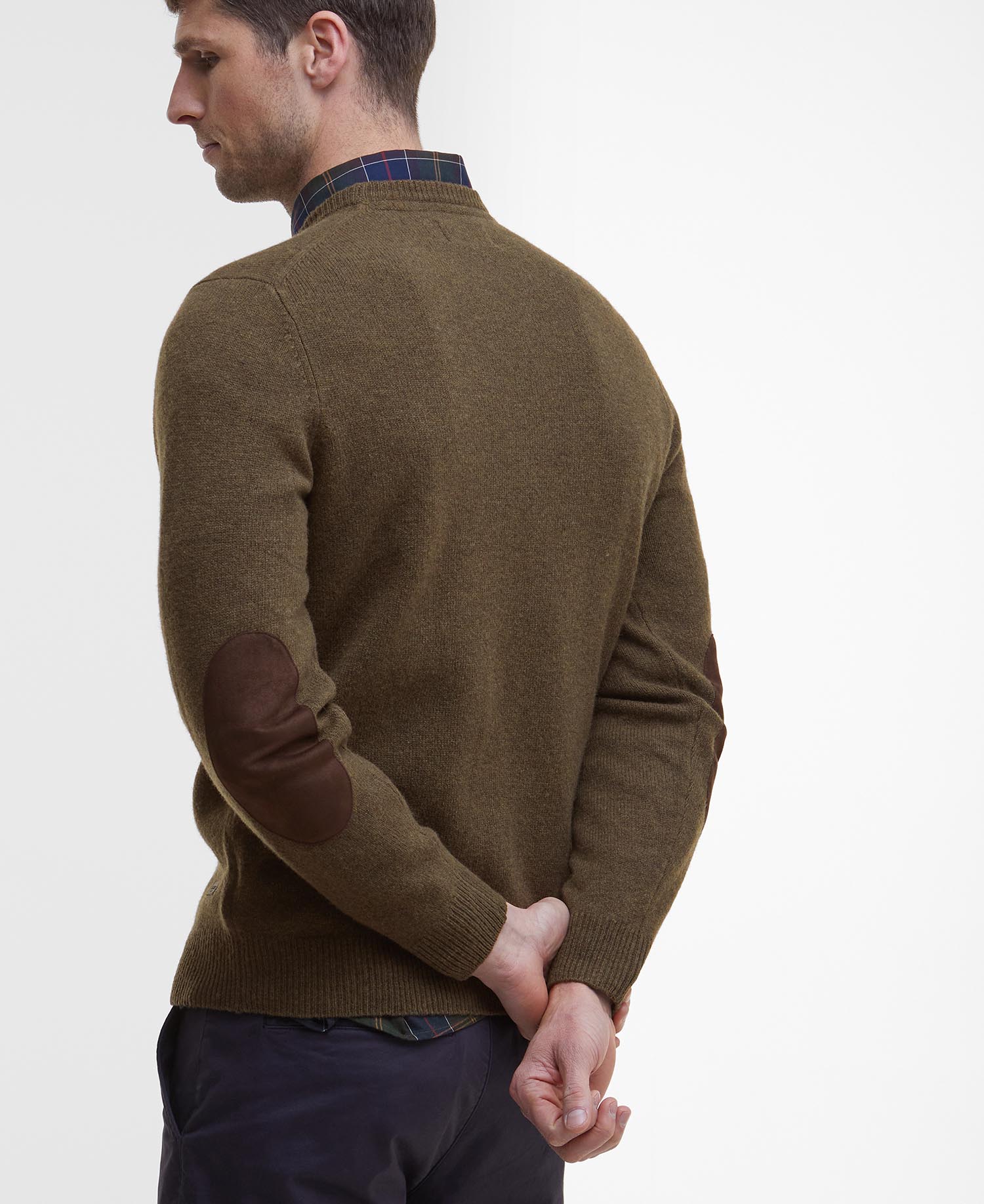 Barbour miesten neulepusero Essential Patch Crew, kaakaonruskea - Image 4