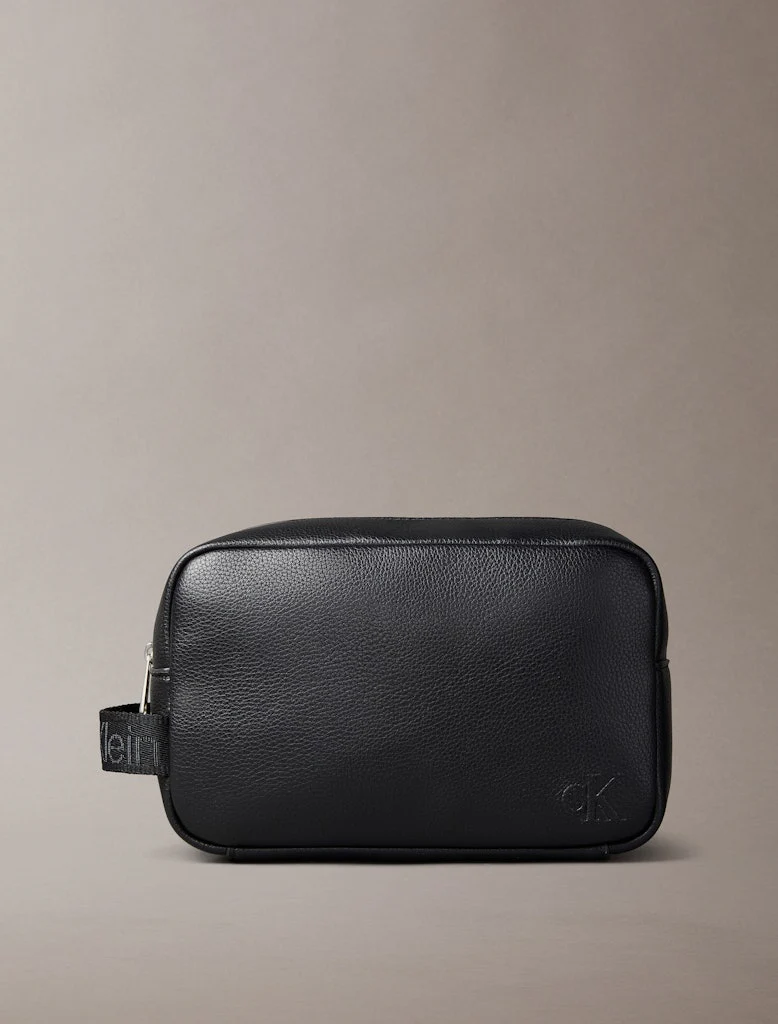 Calvin Klein Jeans toilettilaukku, WEBBING STRAP DOPP KIT Musta