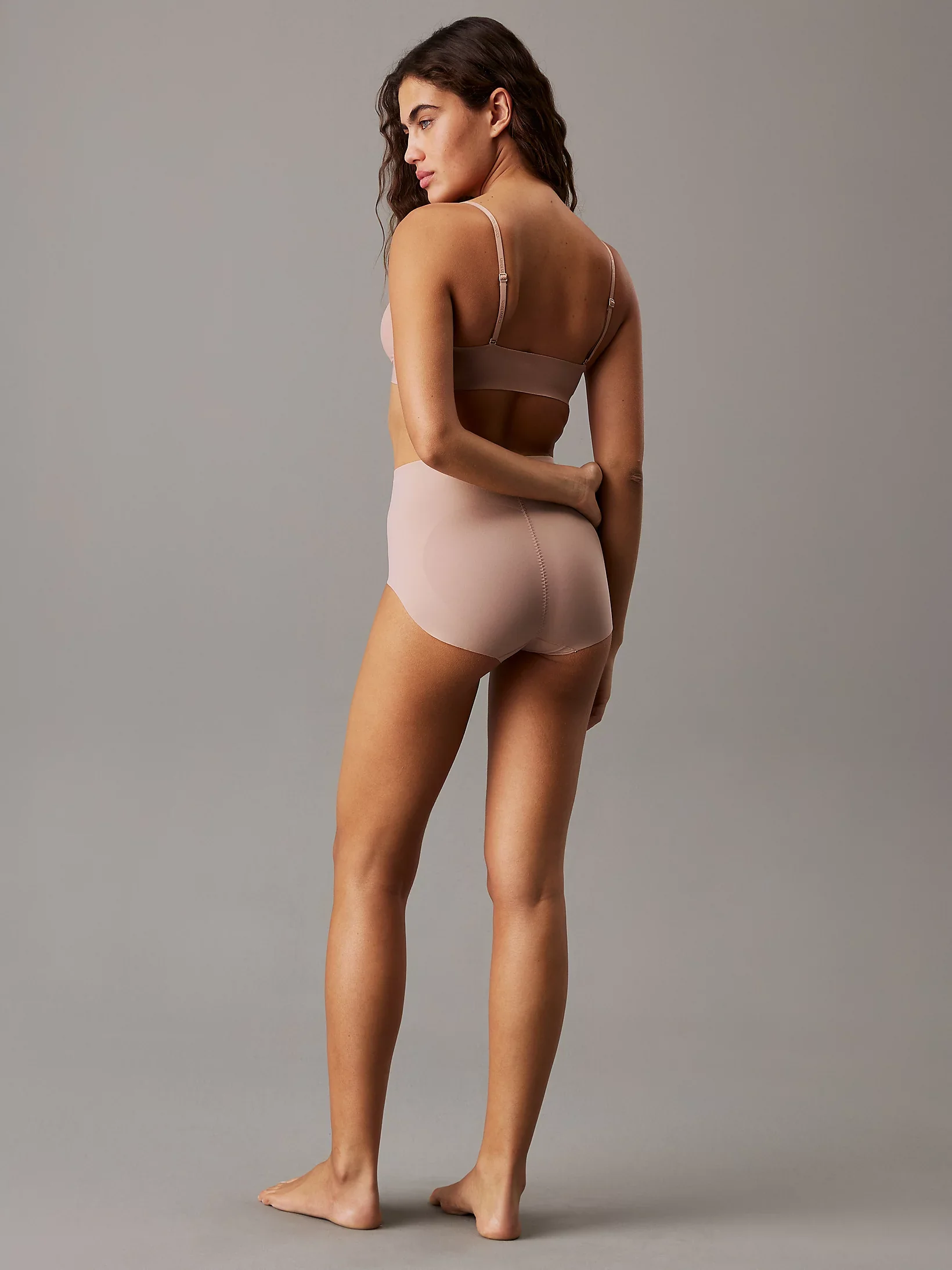 Calvin Klein naisten rintaliivit, GEL WIRE LIGHTLY LINED BRALETTE Kitti - Image 2