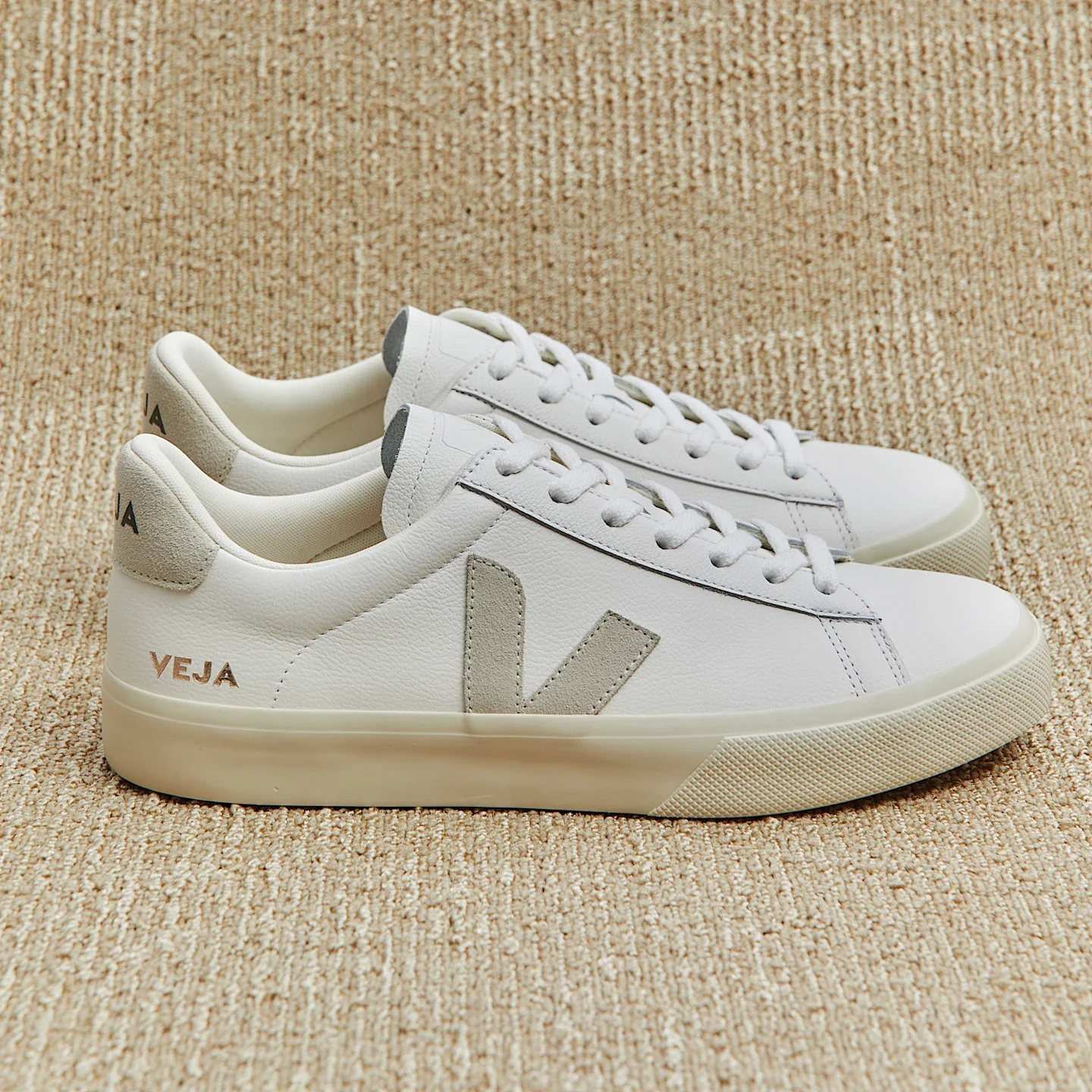 Veja naisten tennarit Campo Sneaker Extra White Natural Suede, valkoinen - Image 4