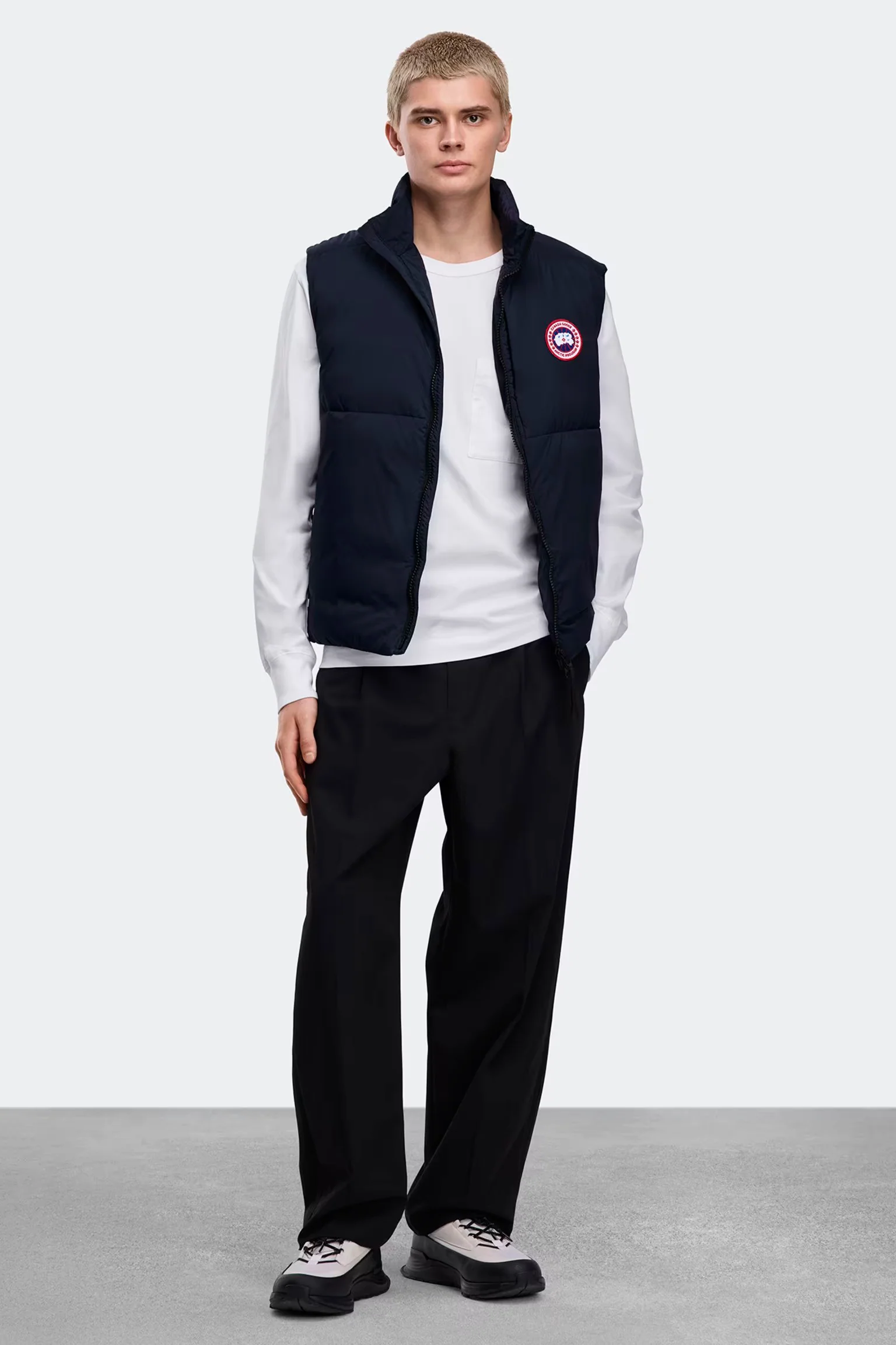 Canada Goose miesten toppaliivi, LODGE VEST Tummansininen