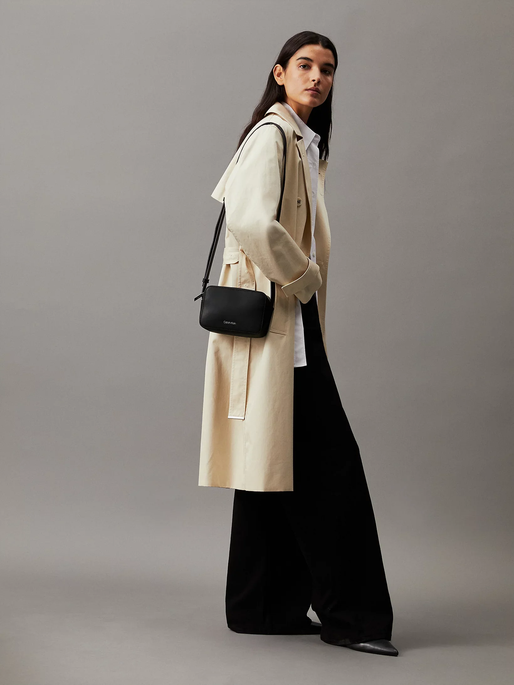 Calvin Klein Accessories laukku CK Must Camera Bag, musta