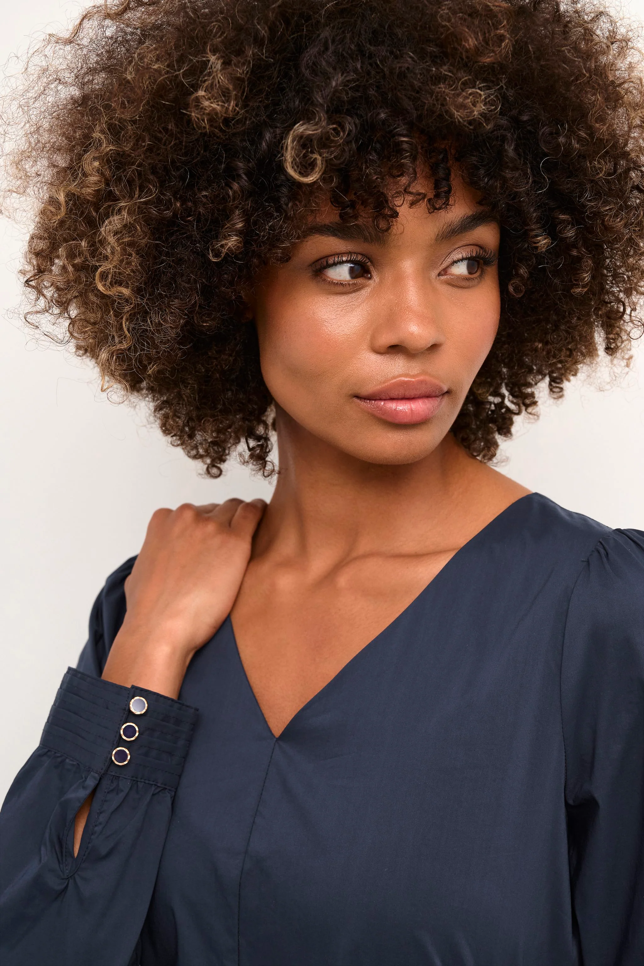 Culture Naisten Mekko, CUANTOINETT V-NECK DRESS Blue Iris - Image 3