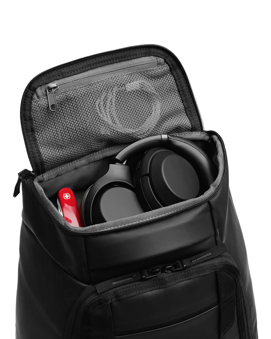 DB Unisex Reppu, HUGGER BACKPACK 30L NOS Musta - Image 4