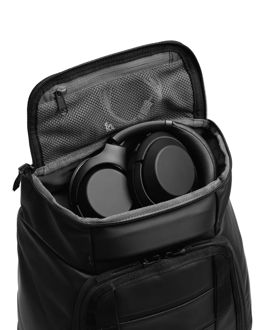 DB Unisex Reppu, HUGGER BACKPACK 25L NOS Musta - Image 3