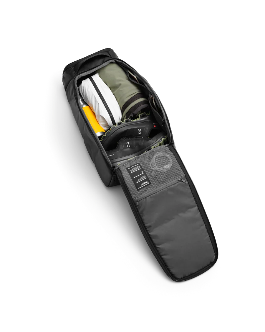 DB Unisex Reppu, HUGGER BACKPACK 25L NOS Musta - Image 5