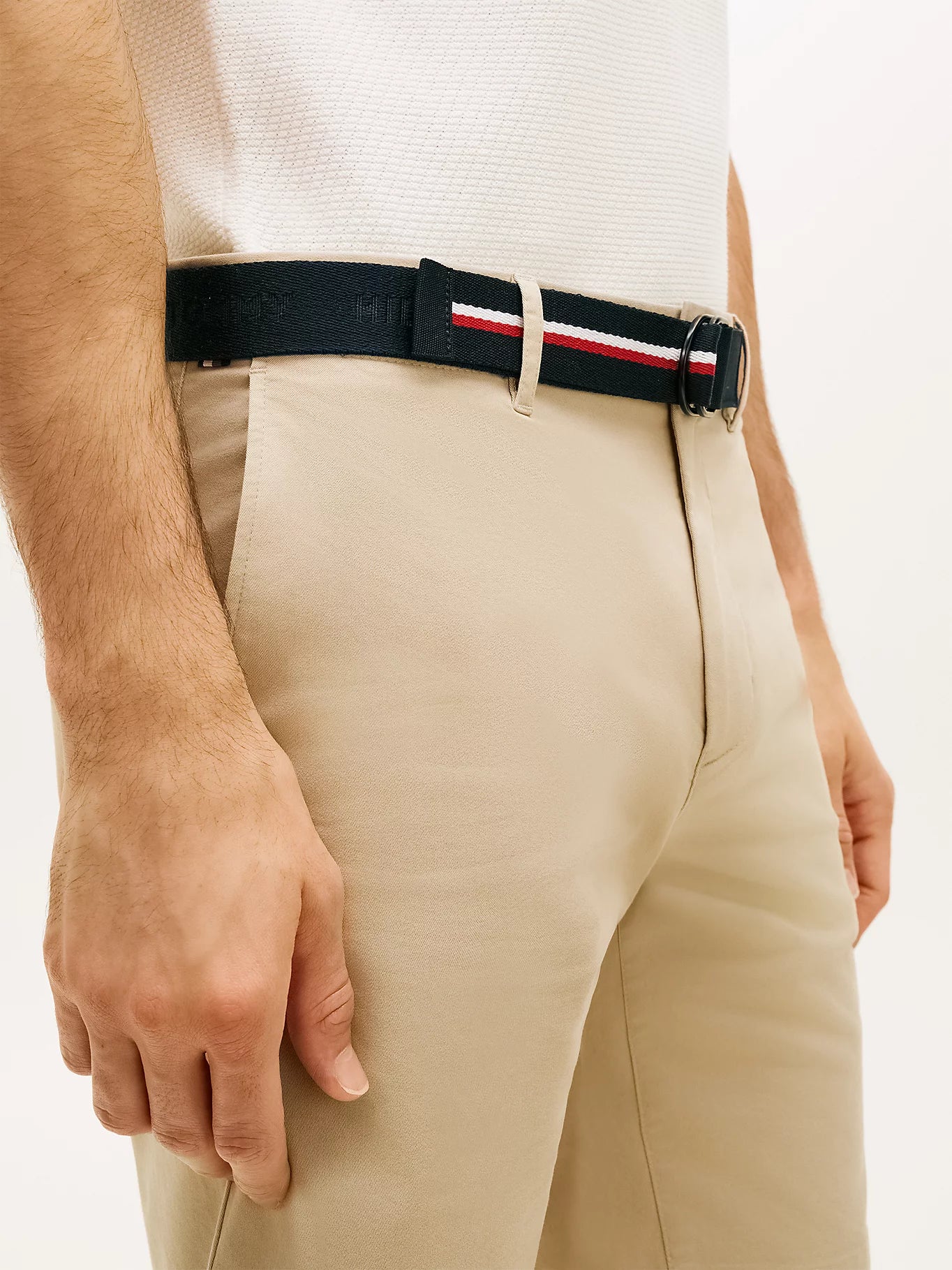 Tommy Hilfiger miesten shortsit Denton 9.5 Inc ESS Twill W/ Belt, kameli - Image 3