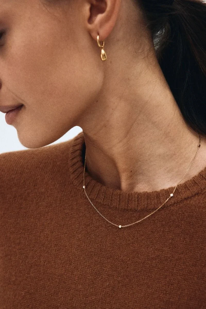 Edblad korvakorut Drop Mini Hoops, Gold pleated - Image 2