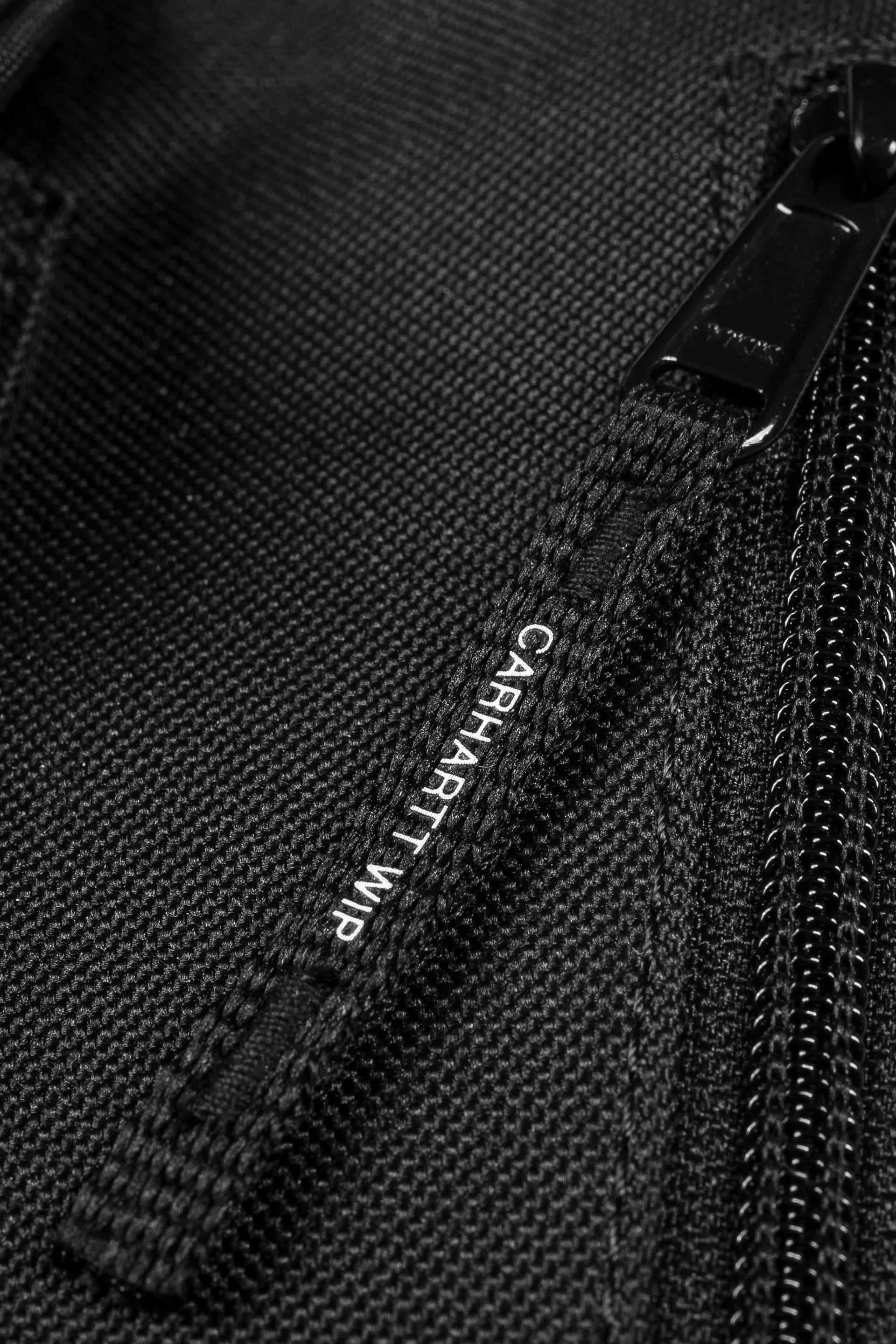 Carhartt laukku Essentials Bag Small, musta - Image 6