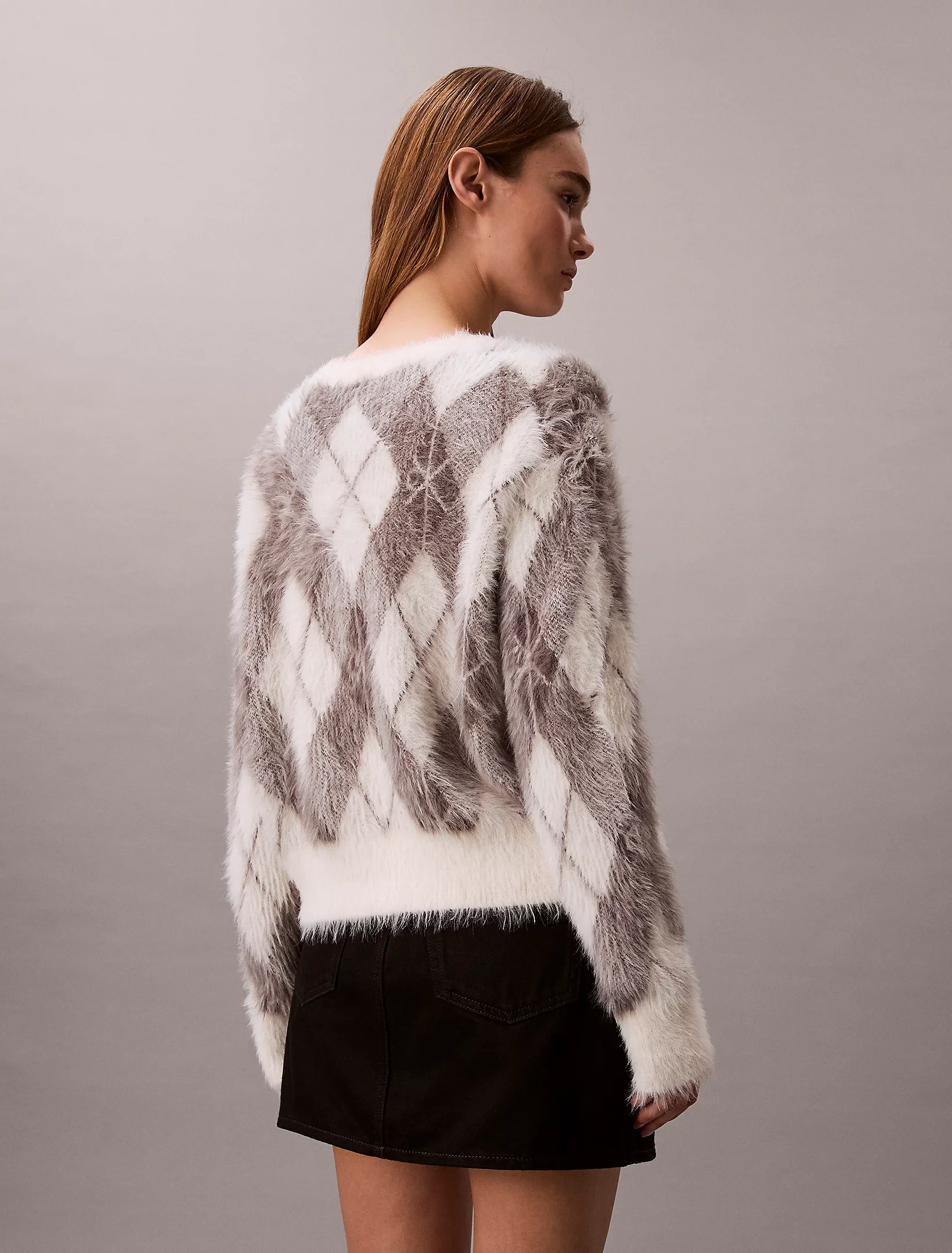 Calvin Klein Jeans naisten neuletakki Fuzzy Novelty Argyle Sweater, harmaa kuosillinen - Image 2