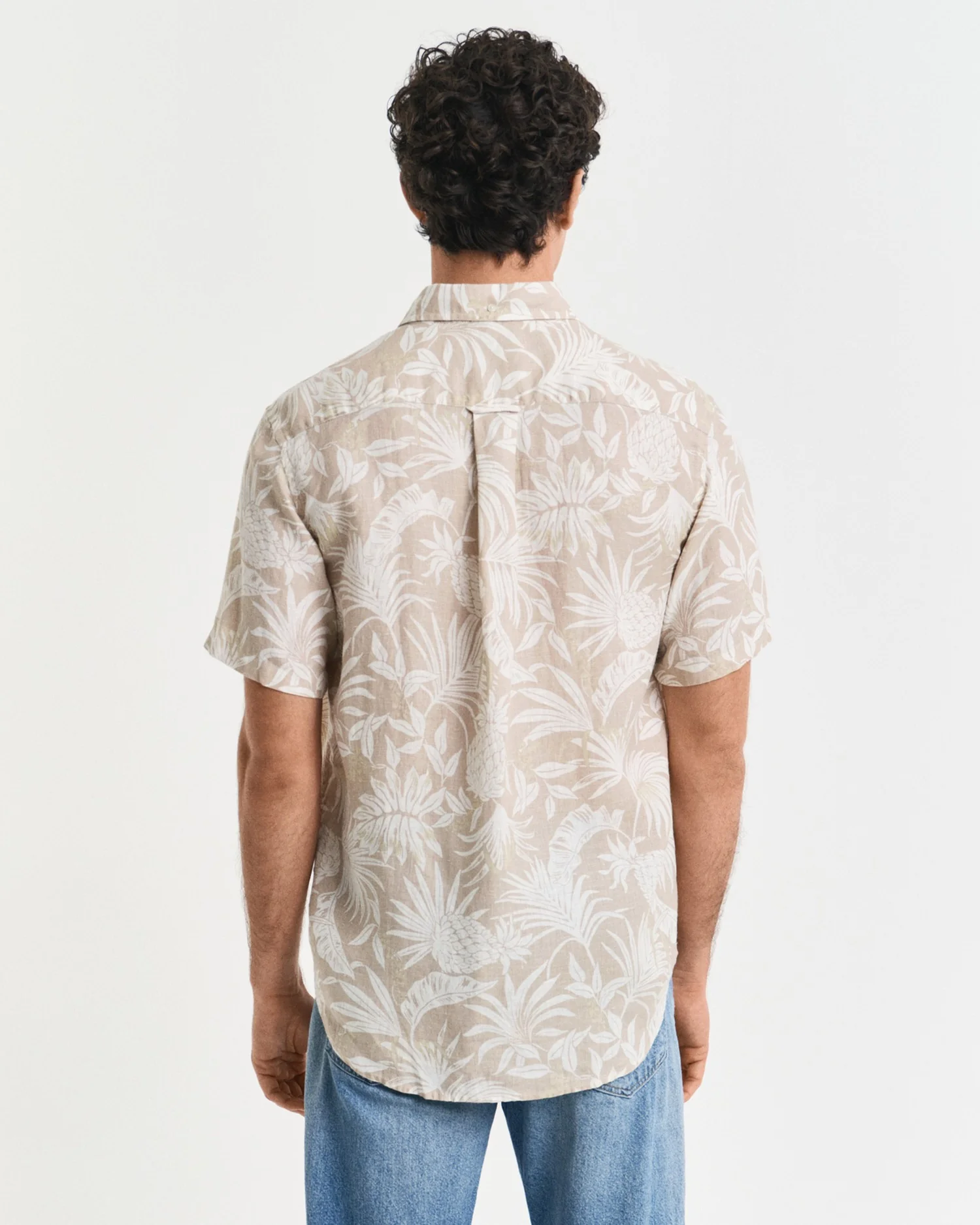 Gant miesten lyhythihainen kauluspaita, REG BOTANICAL LINEN PRINT SS T-SHIRT Ruskea Kuosi - Image 2