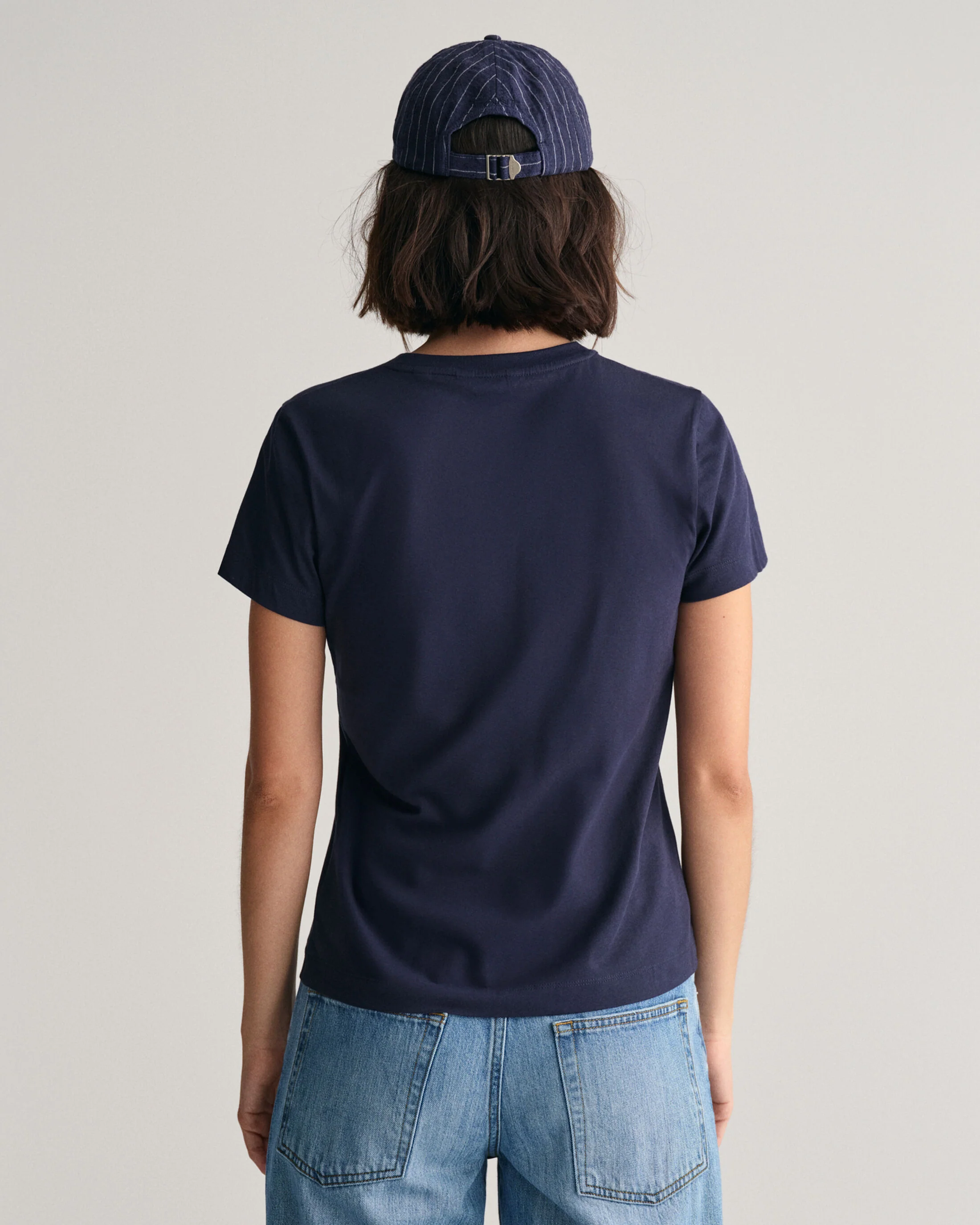 Gant naisten t-paita, REG SHIELD SS T-SHIRT Tummansininen - Image 2