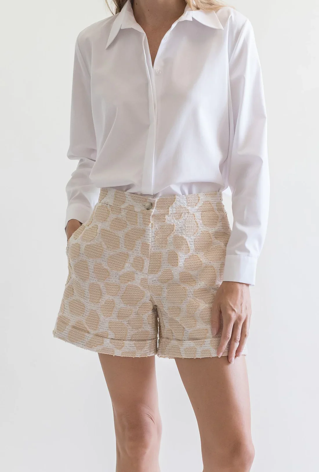 Gauhar Naisten Shortsit, MARIA FOLDER SHORTS Valkopohjainen Kuosi - Image 3