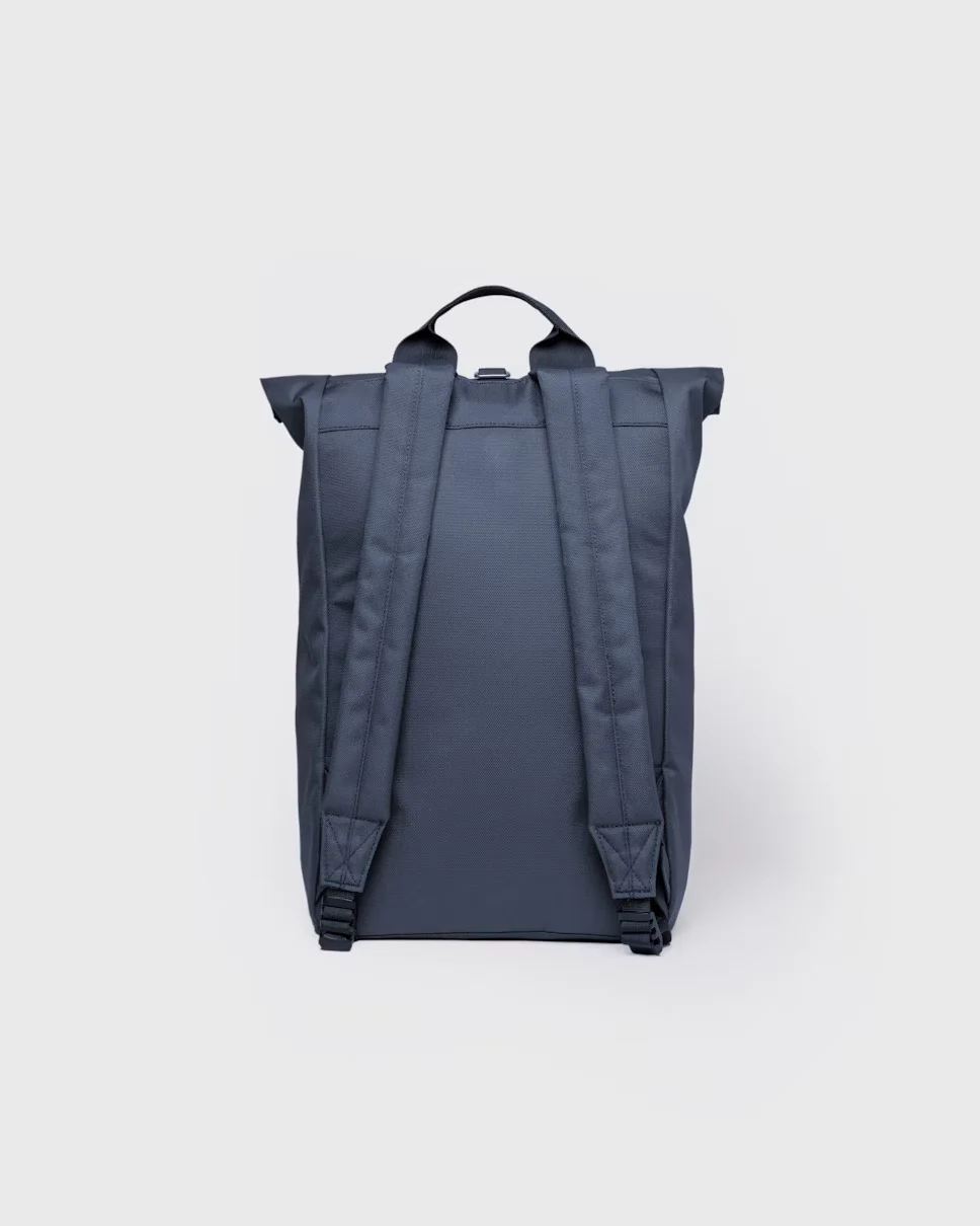 Sandqvist unisex reppy GROUND Rolltop Backpack L, tummansininen - Image 5