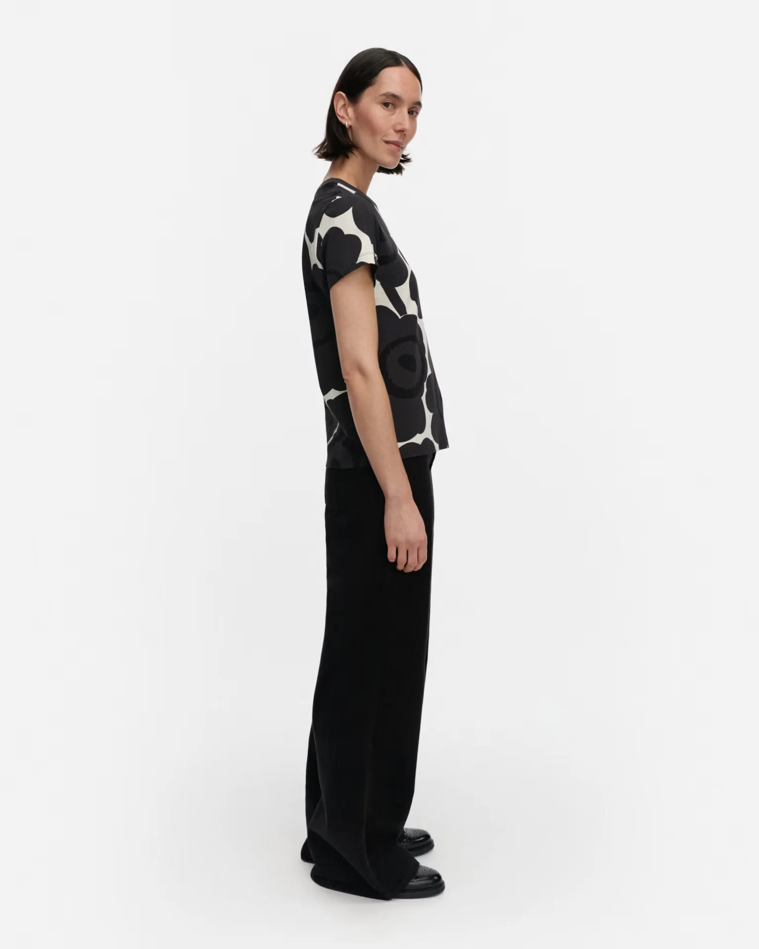 Marimekko naisten t-paita Heleys Unikko, mustavalkoinen - Image 5