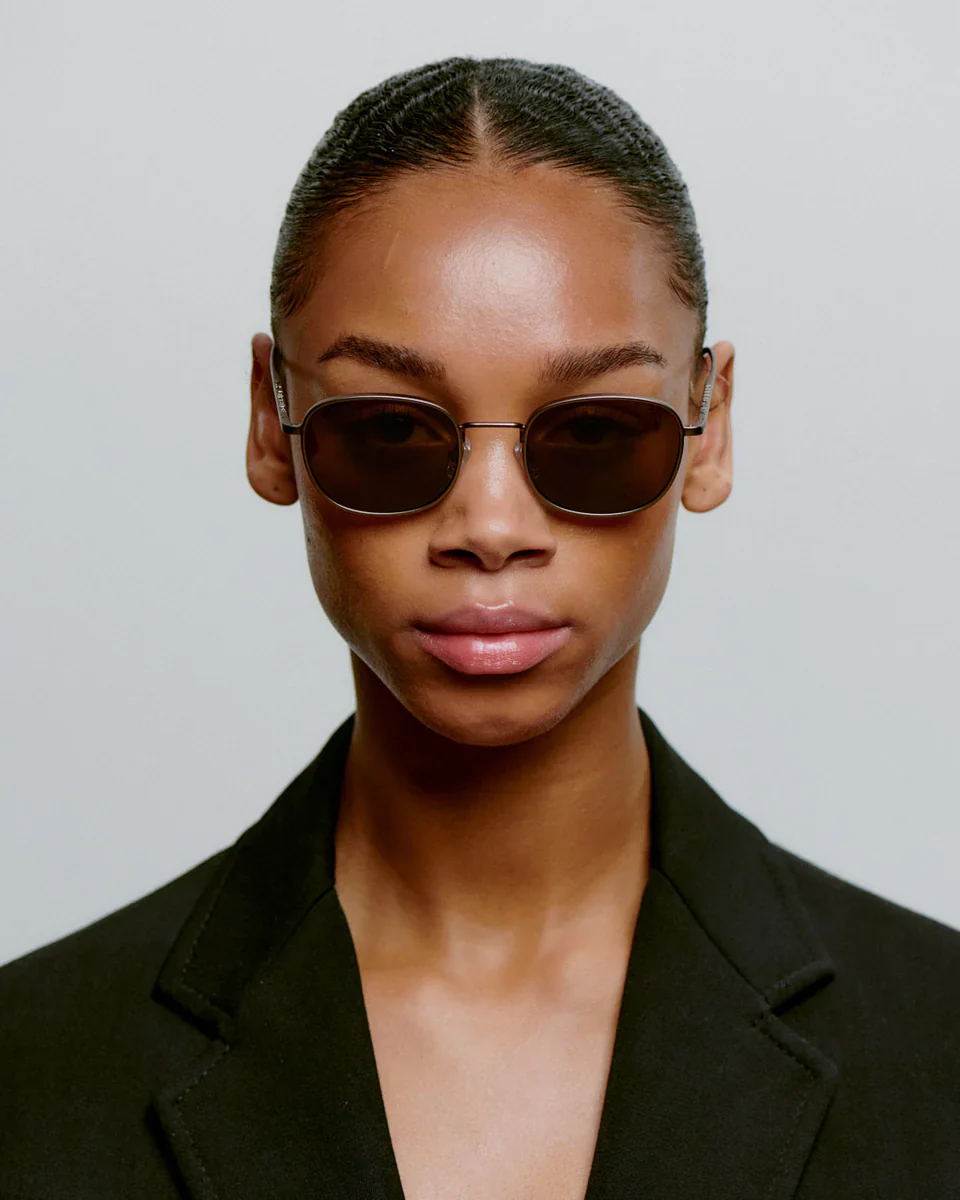 A.Kjaerbede unisex aurinkolasit Hello, tummanruskea - Image 6