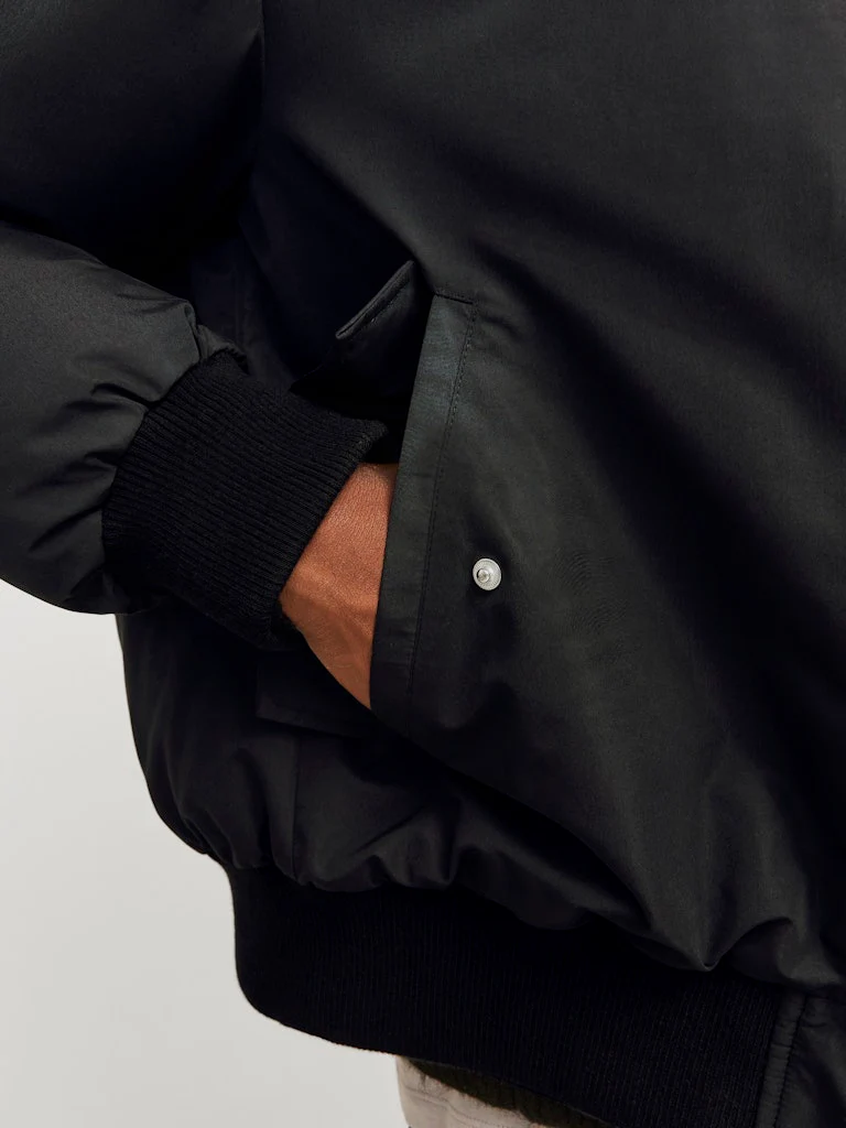 Jack and Jones miesten bombertakki, JCOKINETIC SOFT UTILITY BOMBER LN Black - Image 4
