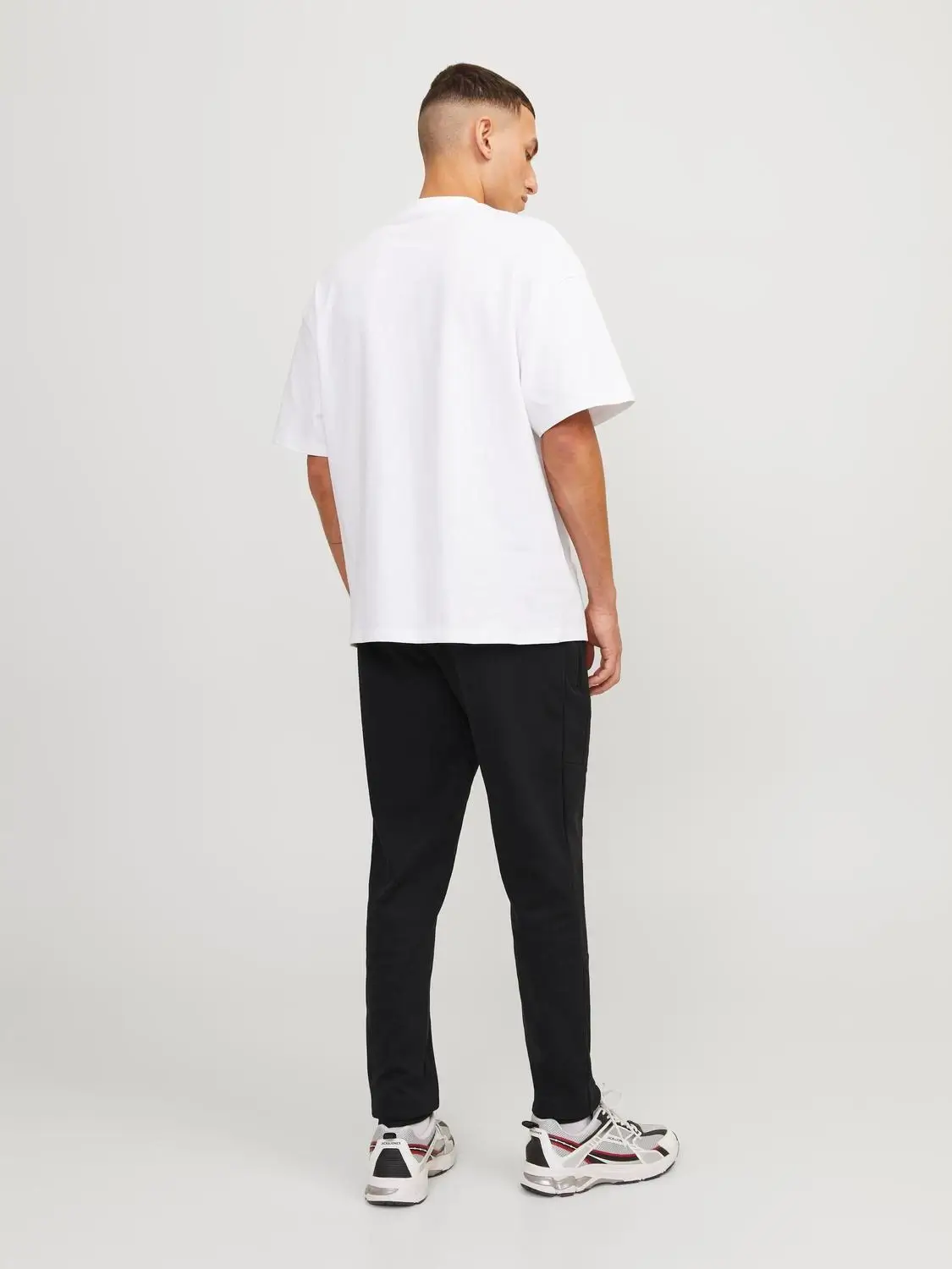 Jack and Jones Miesten Collegehousut JJIWILL JJAIR SWEAT PANTS Black - Image 2
