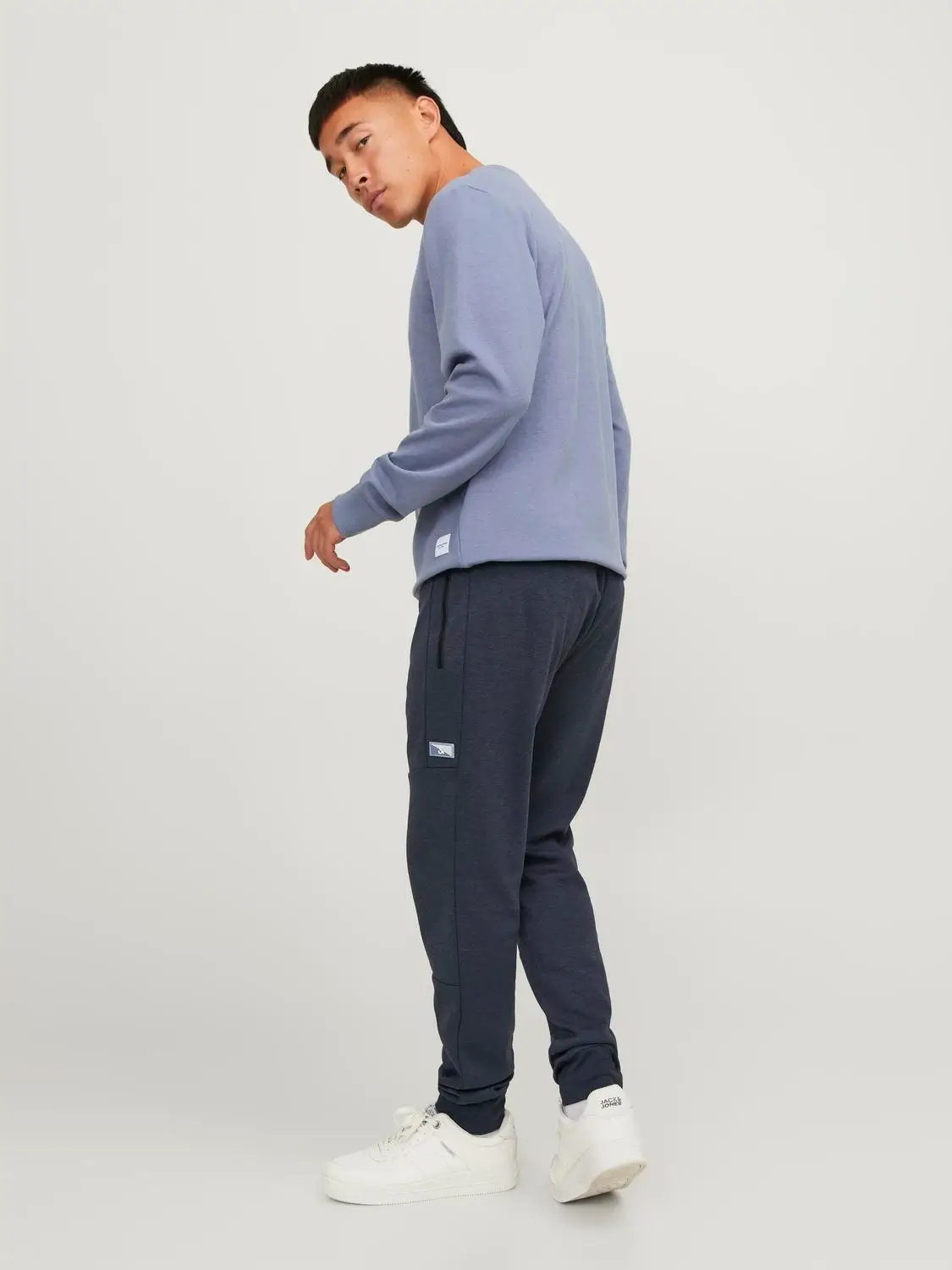 Jack and Jones Miesten Collegehousut JJIWILL JJAIR SWEAT PANTS Dark Navy - Image 2