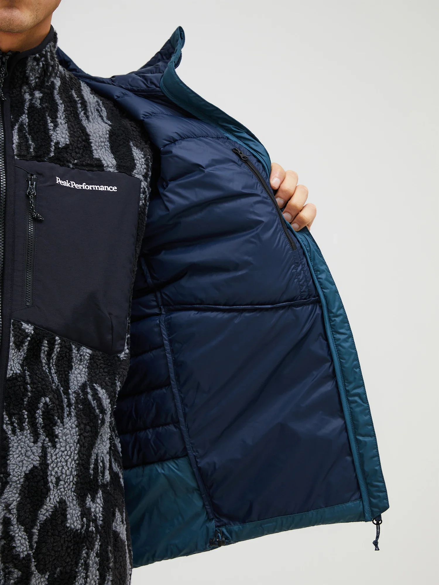 K M FROST DOWN HOOD JACKET PETROOLINSININEN - Image 2