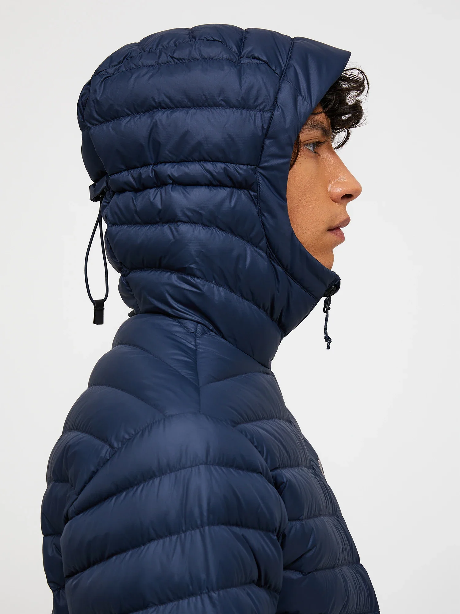 Peak Performance miesten kevytuntuvatakki M Frost Down Hood Jacket, tummansininen - Image 8
