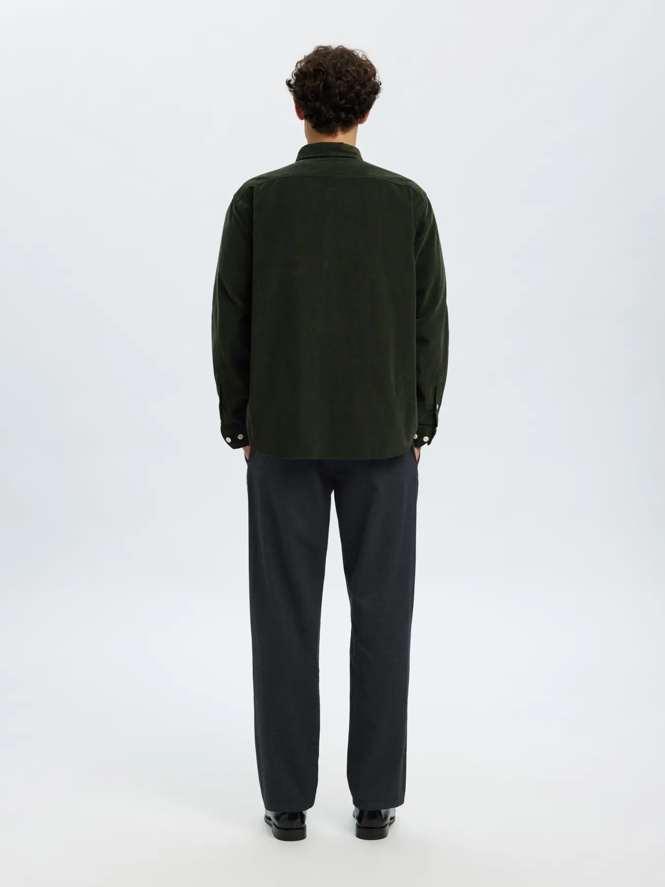 Selected Miesten Kauluspaita K REG DANNI CORD BD LS SHIRT Deep Forest - Image 4