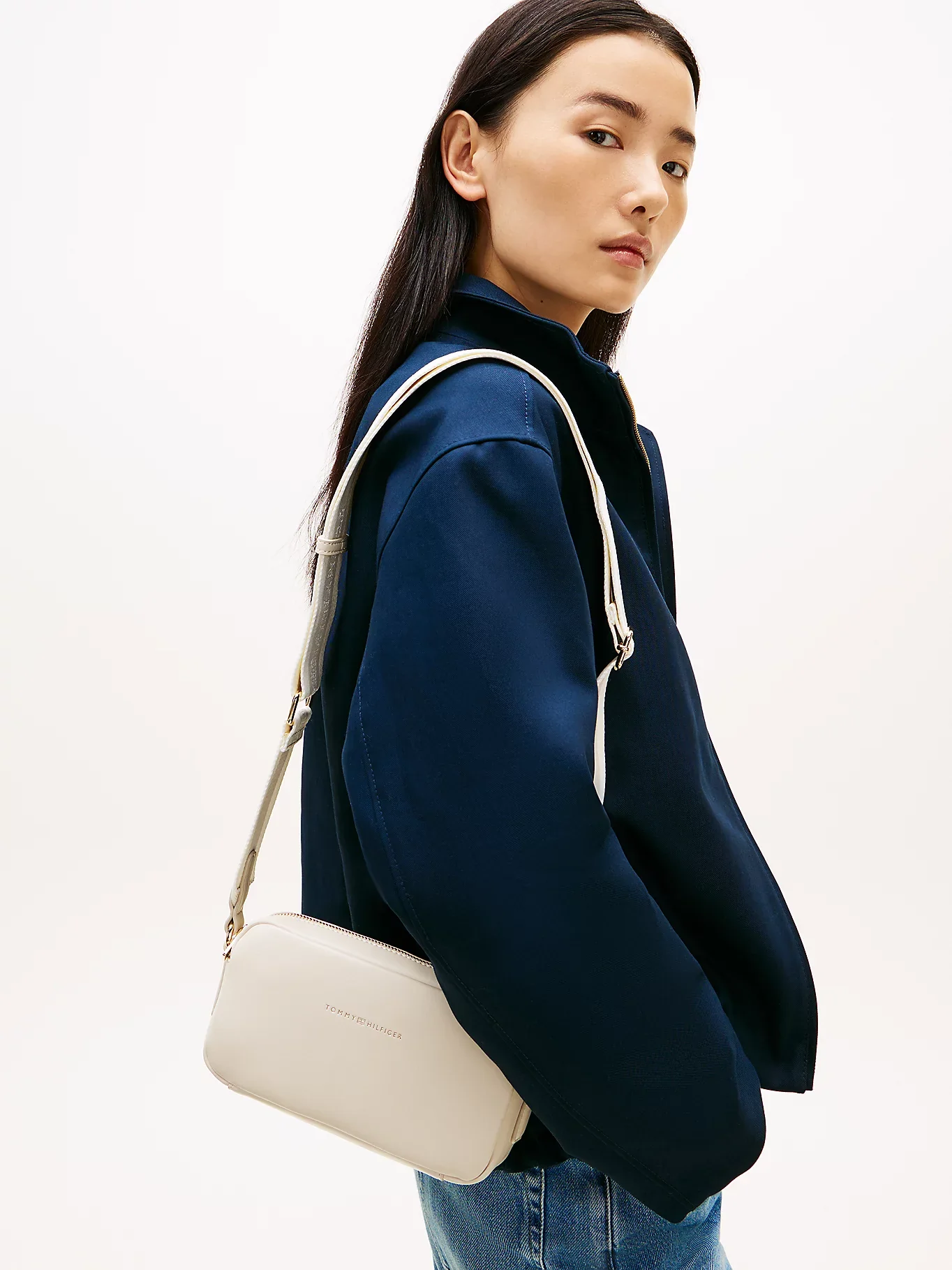 Tommy Hilfiger naisten laukku K-TH Essential Camera Bag, luonnonvalkoinen