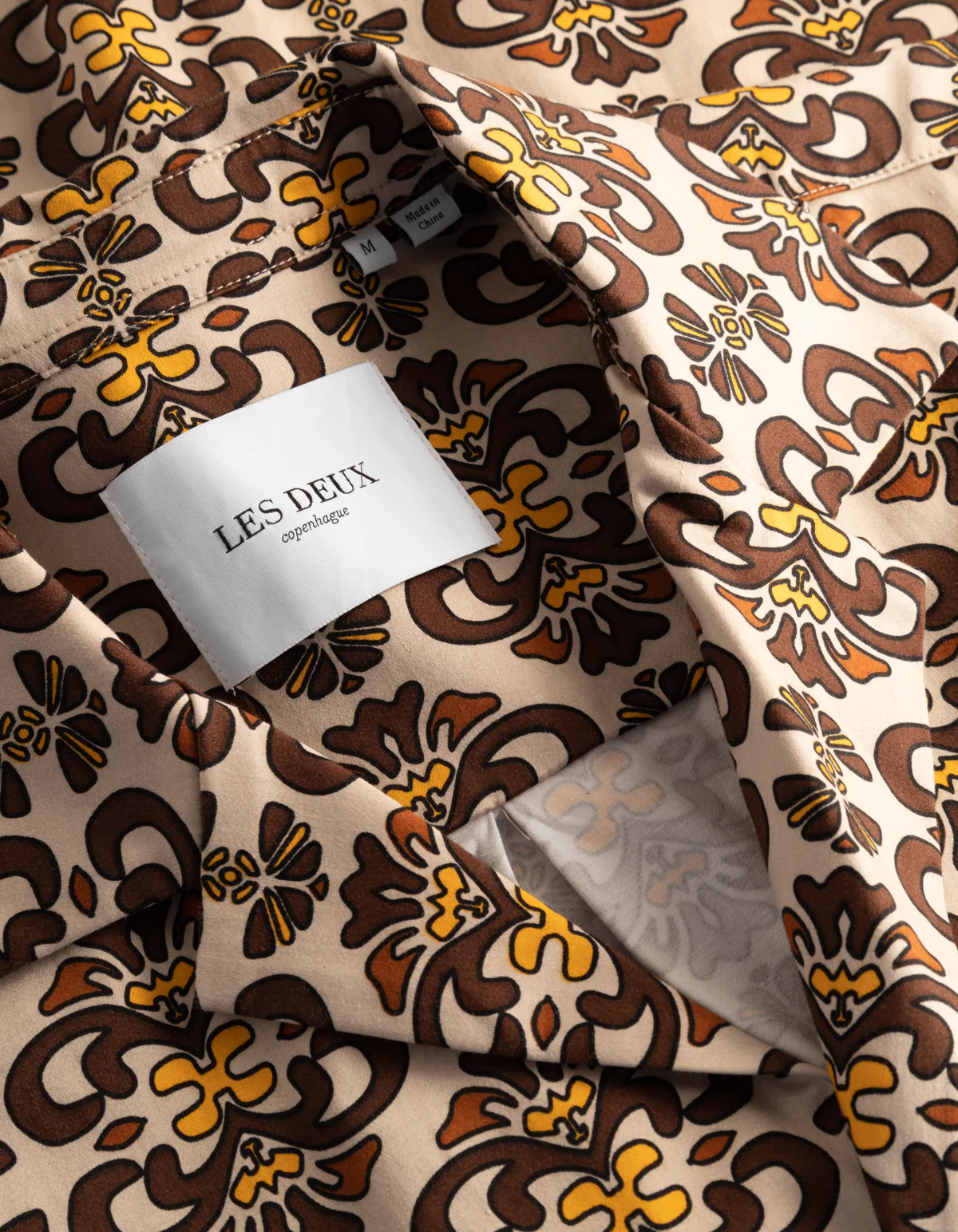 Les Deux Miesten Kauluspaita, HENDRIX AOP SS SHIRT Ruskea Kuosi - Image 2