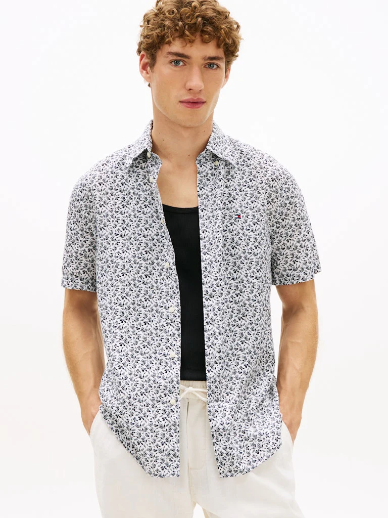 Tommy Hilfiger miesten kauluspaita Linen Tropical PRT SS RF Shirt, valkopohjainen kuosi