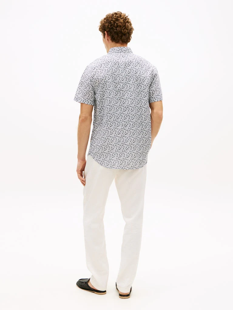 Tommy Hilfiger miesten kauluspaita Linen Tropical PRT SS RF Shirt, valkopohjainen kuosi - Image 3