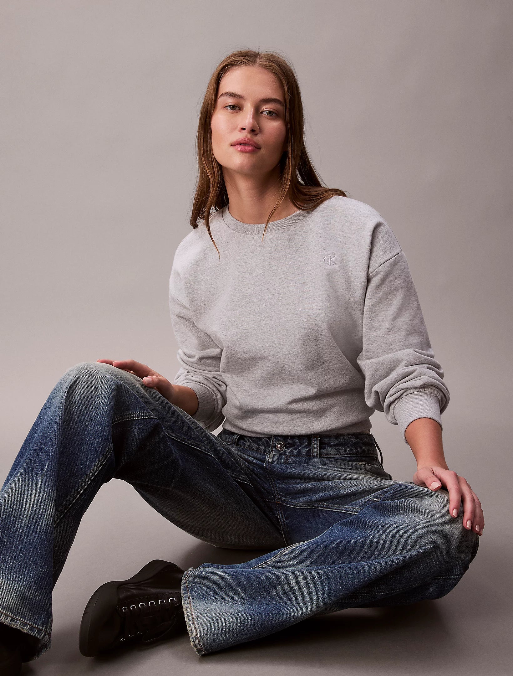 Calvin Klein Jeans naisten collegepaidat LS Archive Logo French Terry, harmaa - Image 2