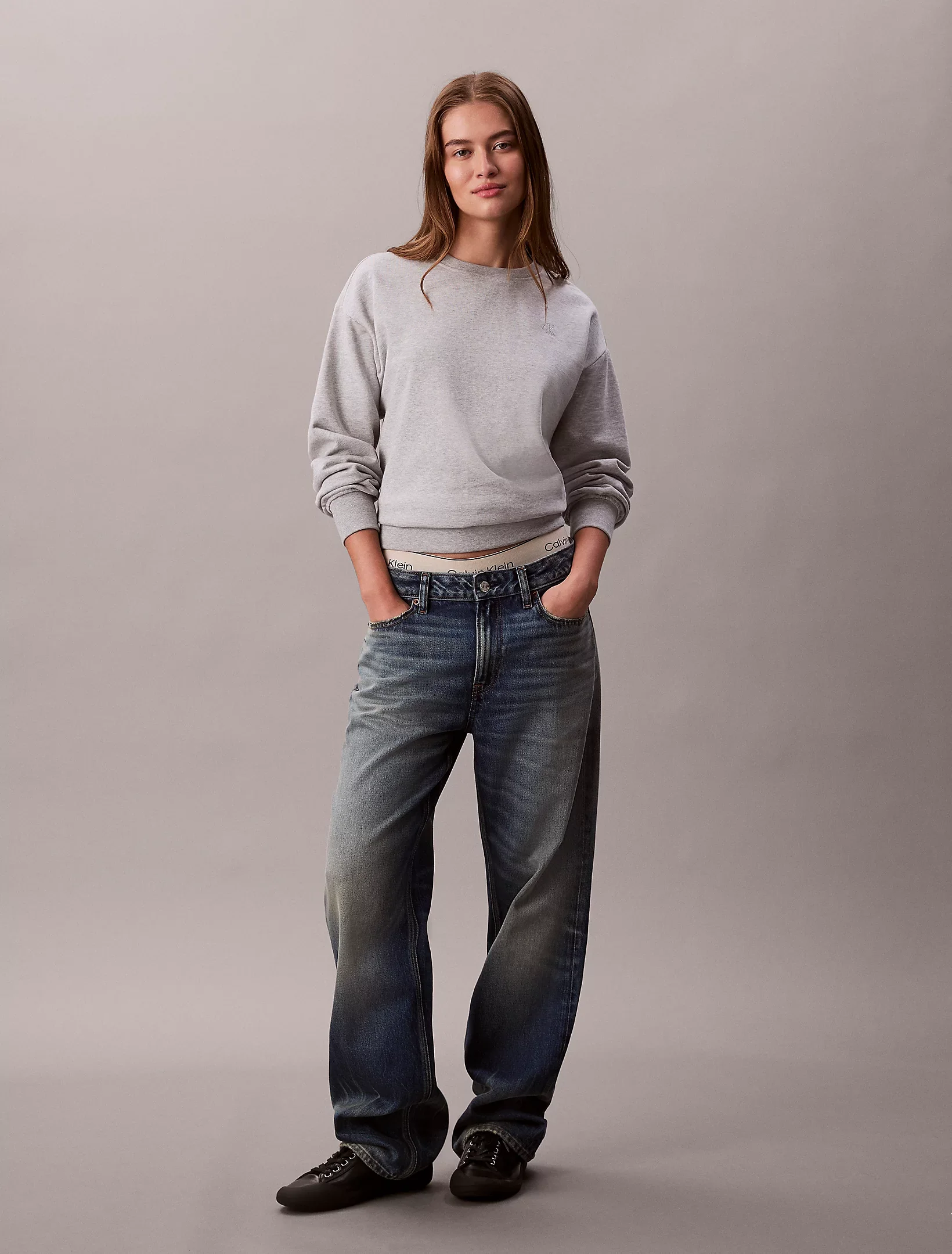 Calvin Klein Jeans naisten collegepaidat LS Archive Logo French Terry, harmaa - Image 3