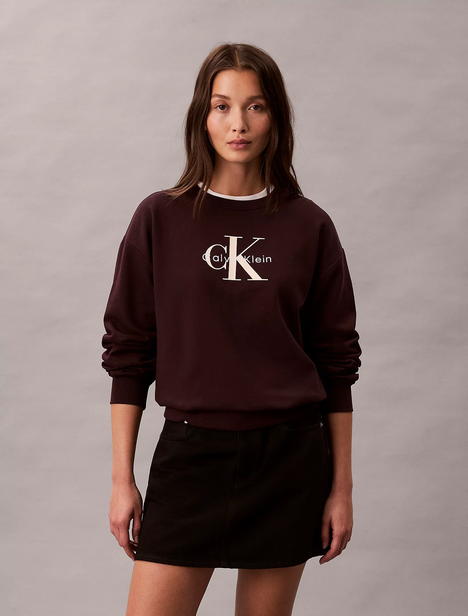Calvin Klein Jeans naisten collegepaita LS MONOLOGO FRENCH TERRY, tummanruskea