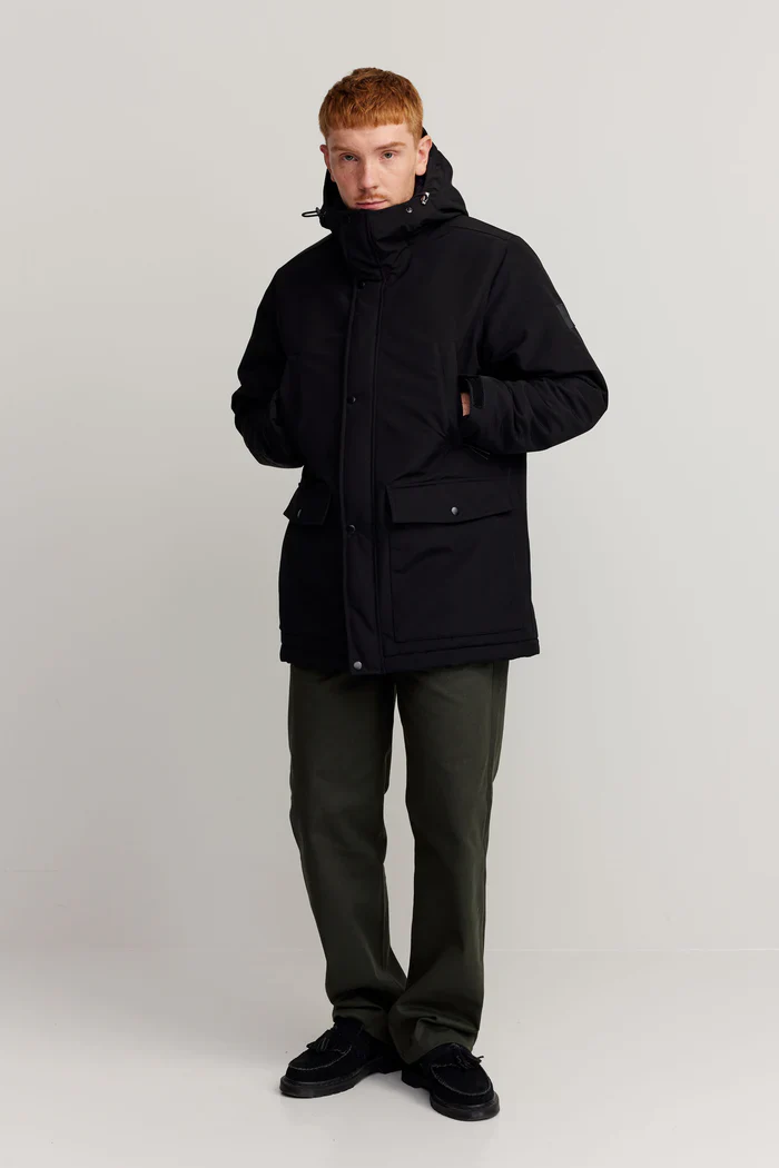 Makia miesten toppatakki, RESILIENT JACKET Musta