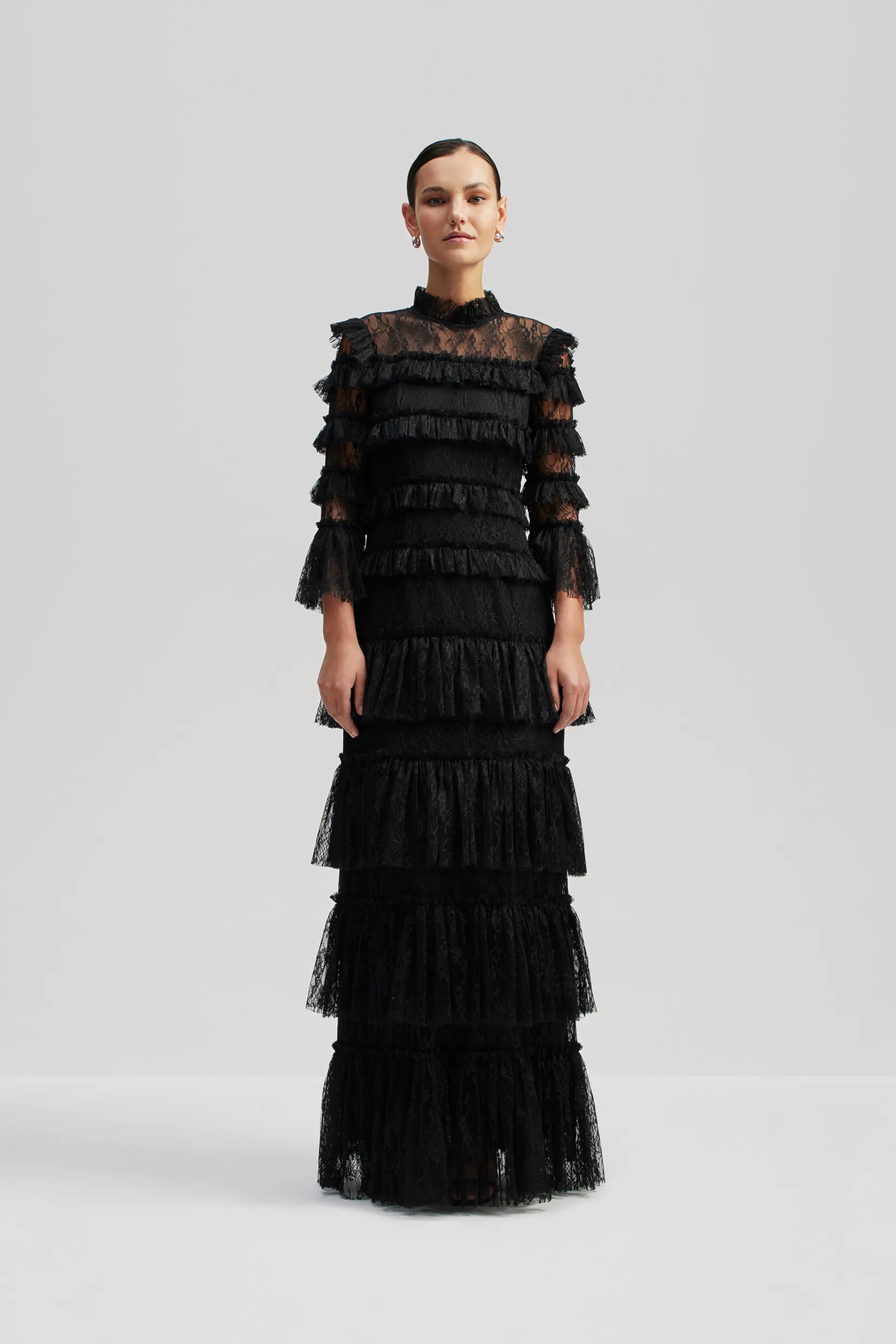 Malina naisten mekko, CARMINE LONG SLEEVE LACE MAXI DRESS Musta