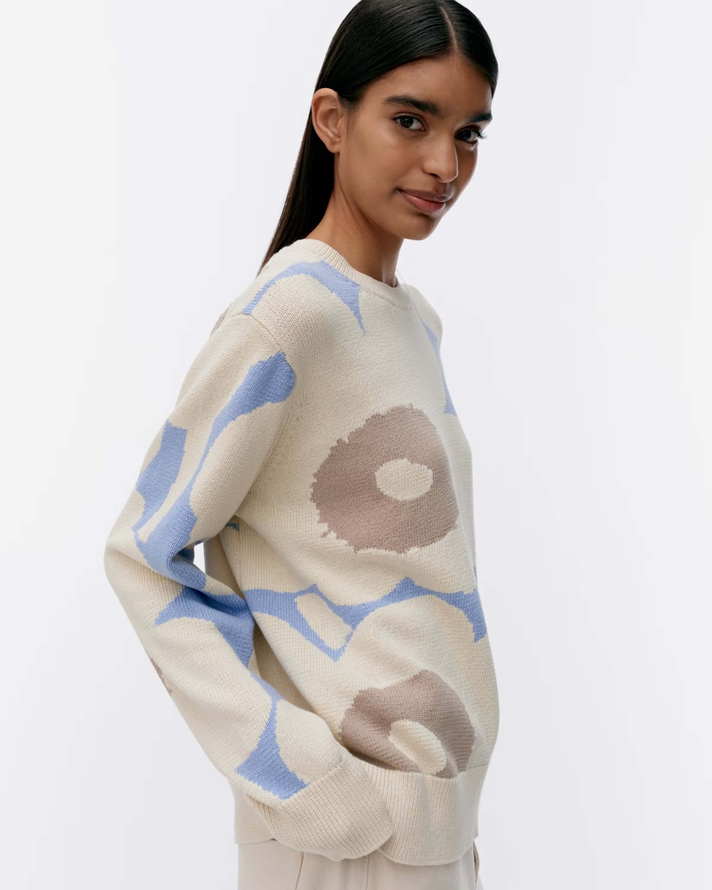 Marimekko naisten neulepusero, SESONKI UNIKKO PUUVILLANEULEPUSERO Valkopohjainen Kuosi - Image 4