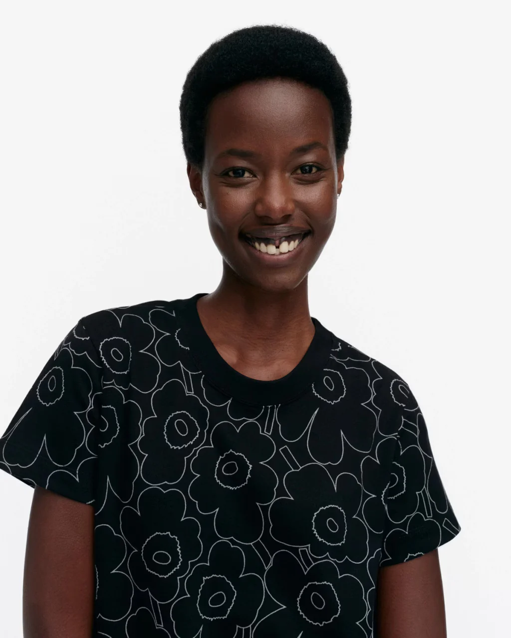 Marimekko naisten t-paita, HELEYS PIIRTO UNIKKO Musta Kuosi - Image 4