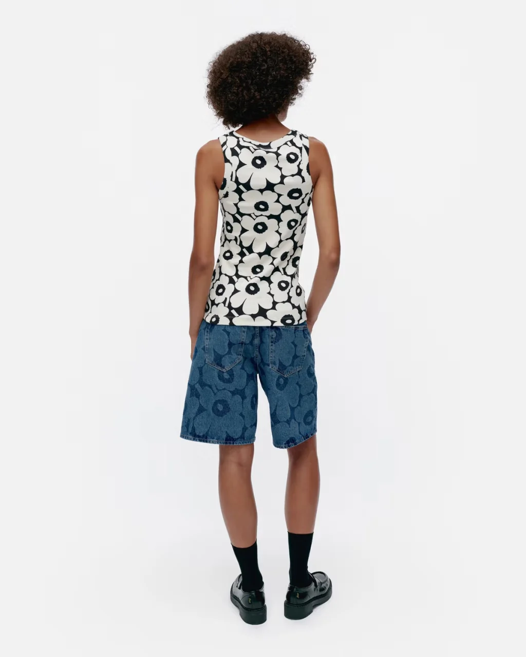 Marimekko naisten trikootoppi, UUSIA UNIKKO  Valkopohjainen Kuosi - Image 2