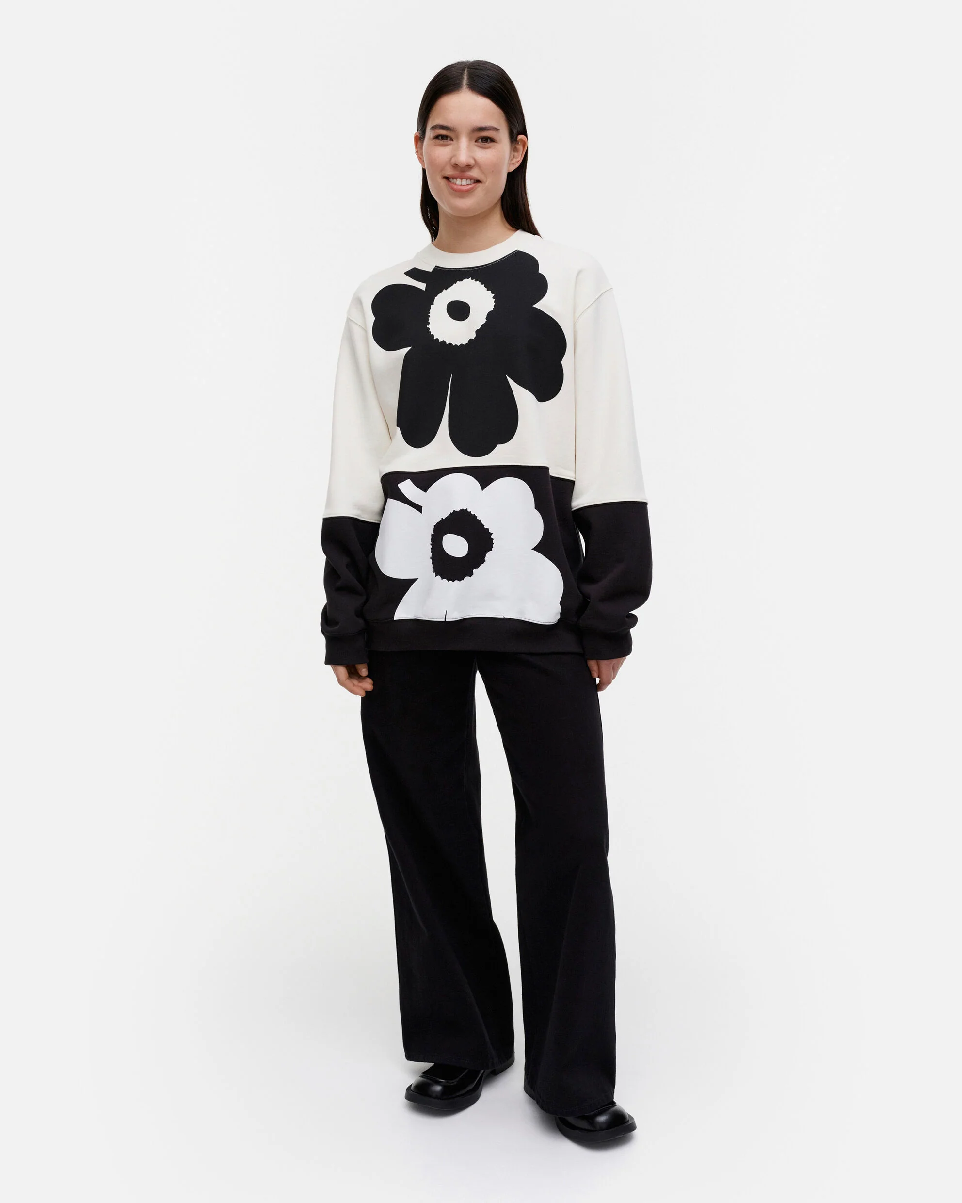 Marimekko Unisex Collegepaita, KIOSKI KUVIOT UNIKKO PLACEMENT COLLEGE Mustavalkoinen - Image 3