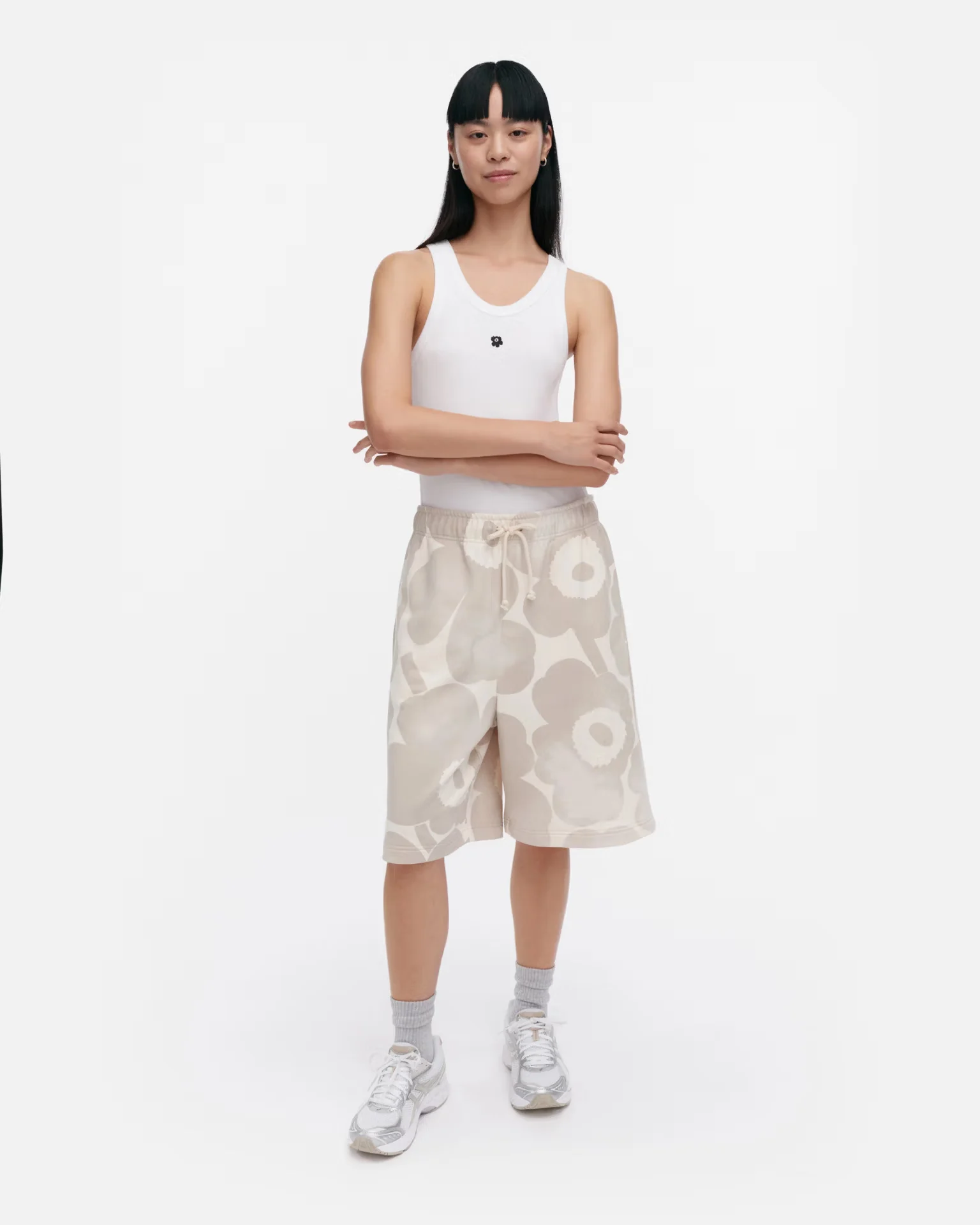 Marimekko unisex shortsit, SARANA AKVARELLI UNIKKO SHORTSIT Beige Kuosi