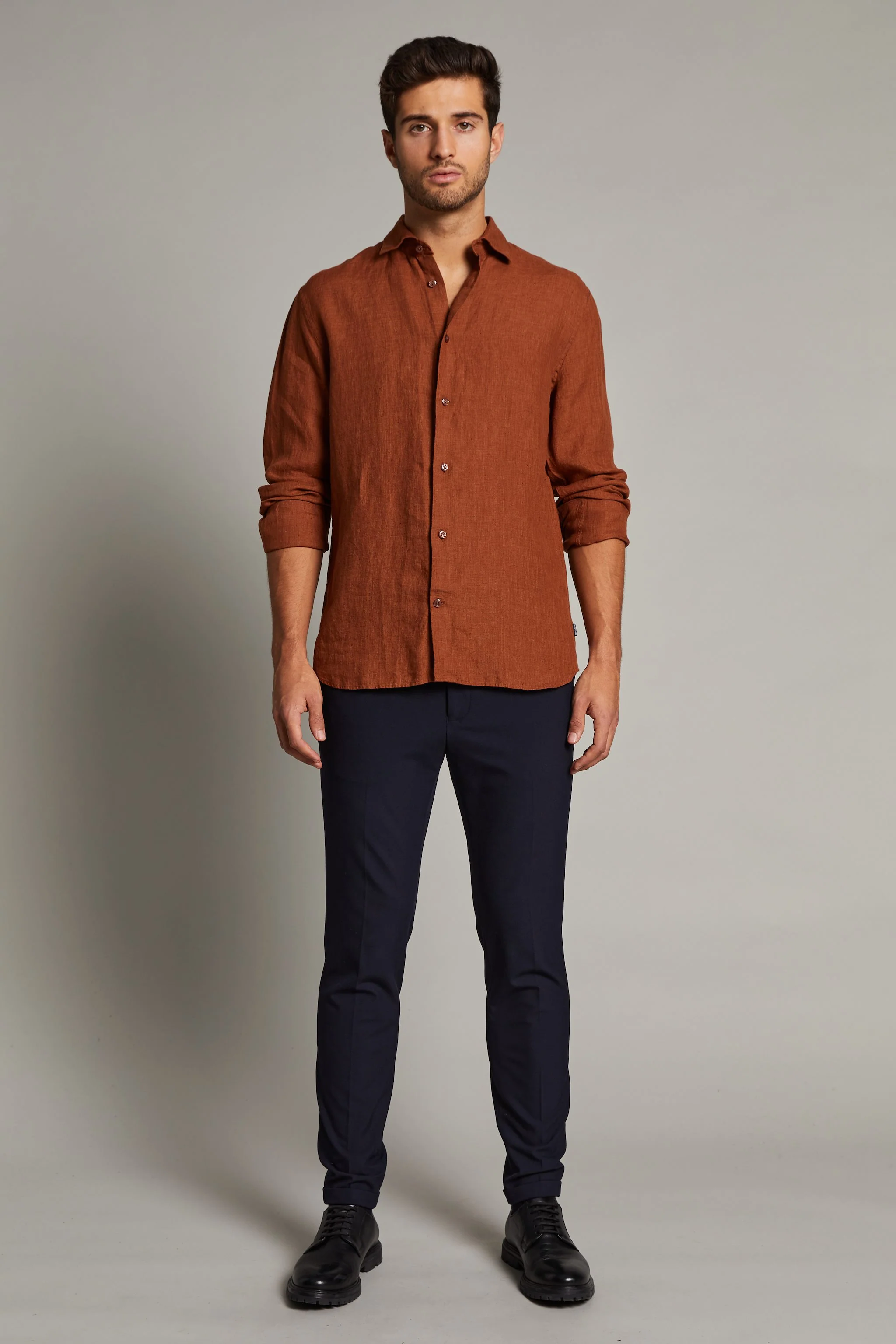 MATINIQUE Miesten Pellavapaita MARC SHORT LINEN Shell Coral - Image 4