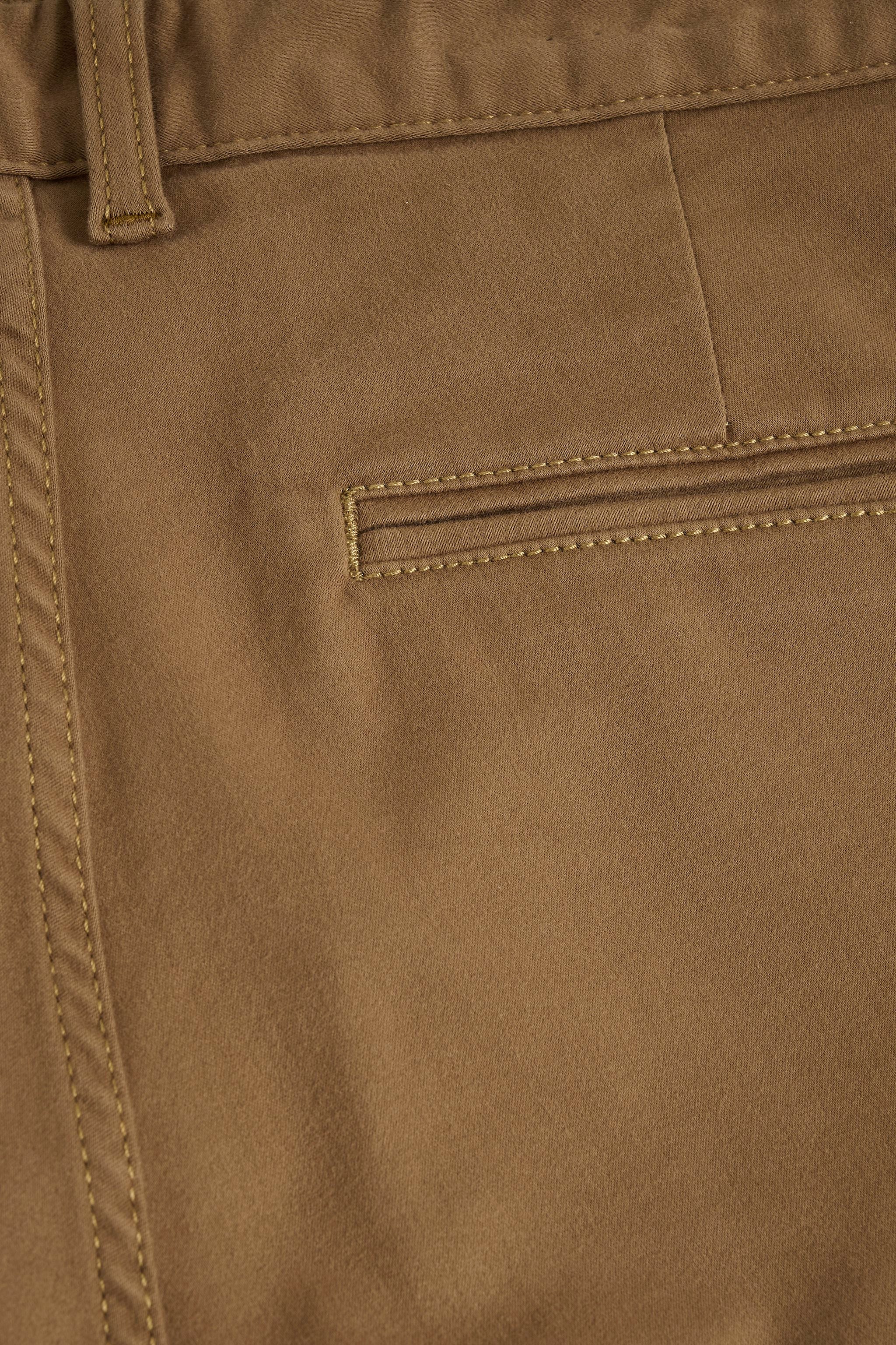 MATINIQUE Miesten Shortsit K DAVE SHORT SUPERSTRECH Keskiruskea - Image 2