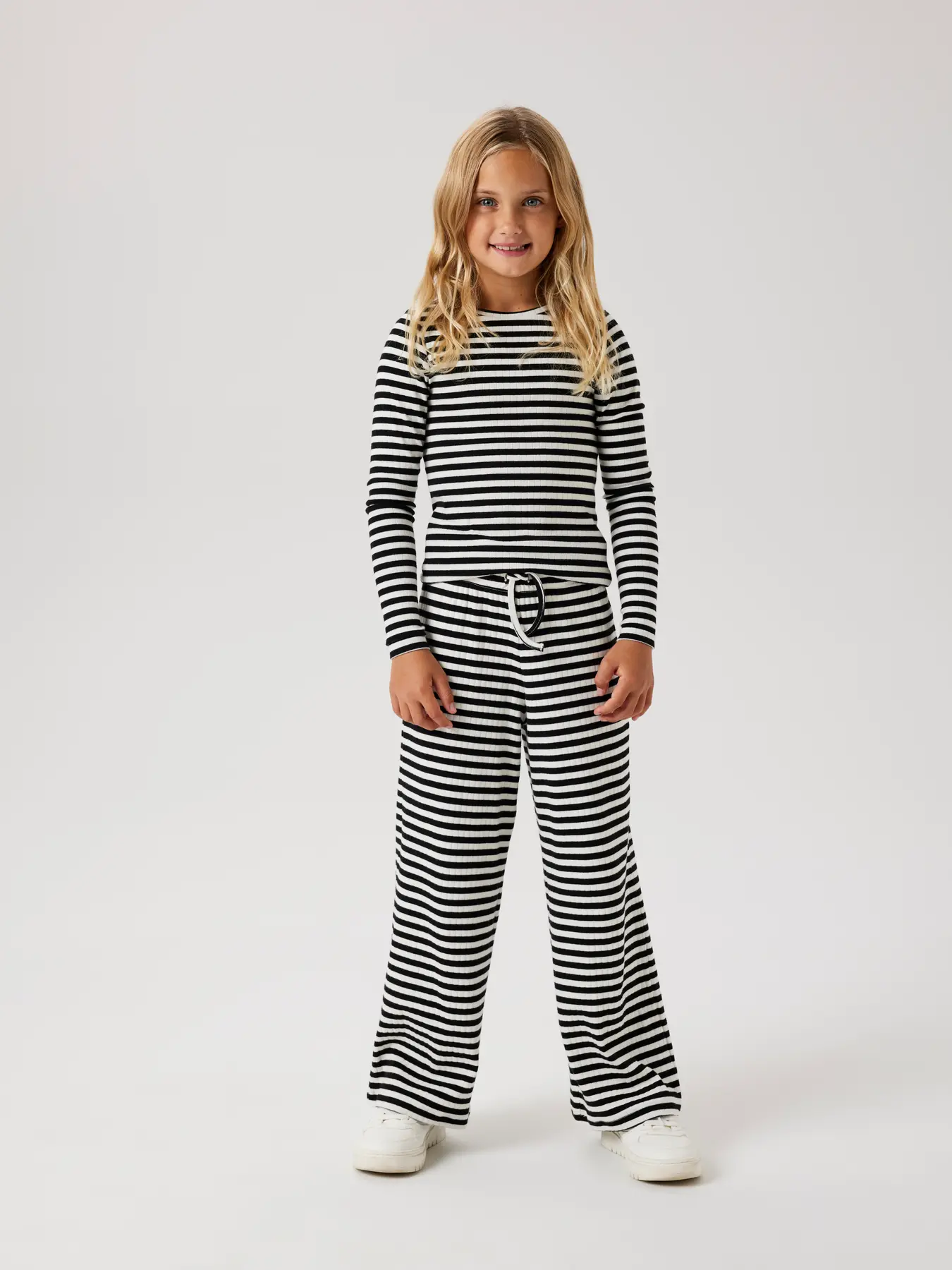 Name It Lasten Housut, NKFSURAJA STRAIGHT PANT NOOS Mustavalkoinen - Image 2