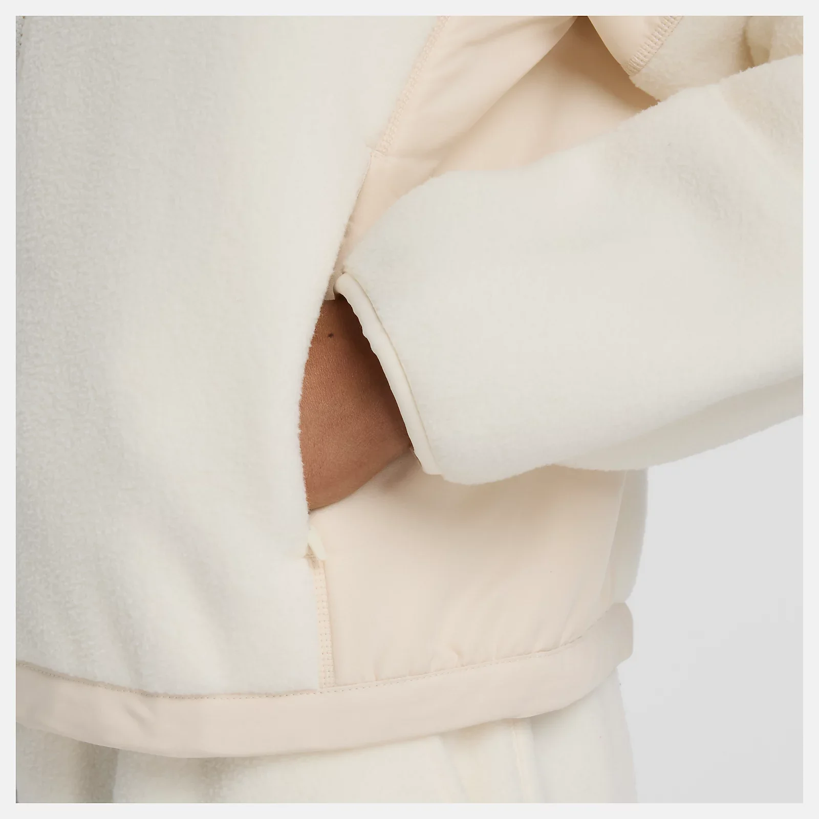 New Balance naisten fleecetakki, High Pile Fleece Jacket Luonnonvalkoinen - Image 4
