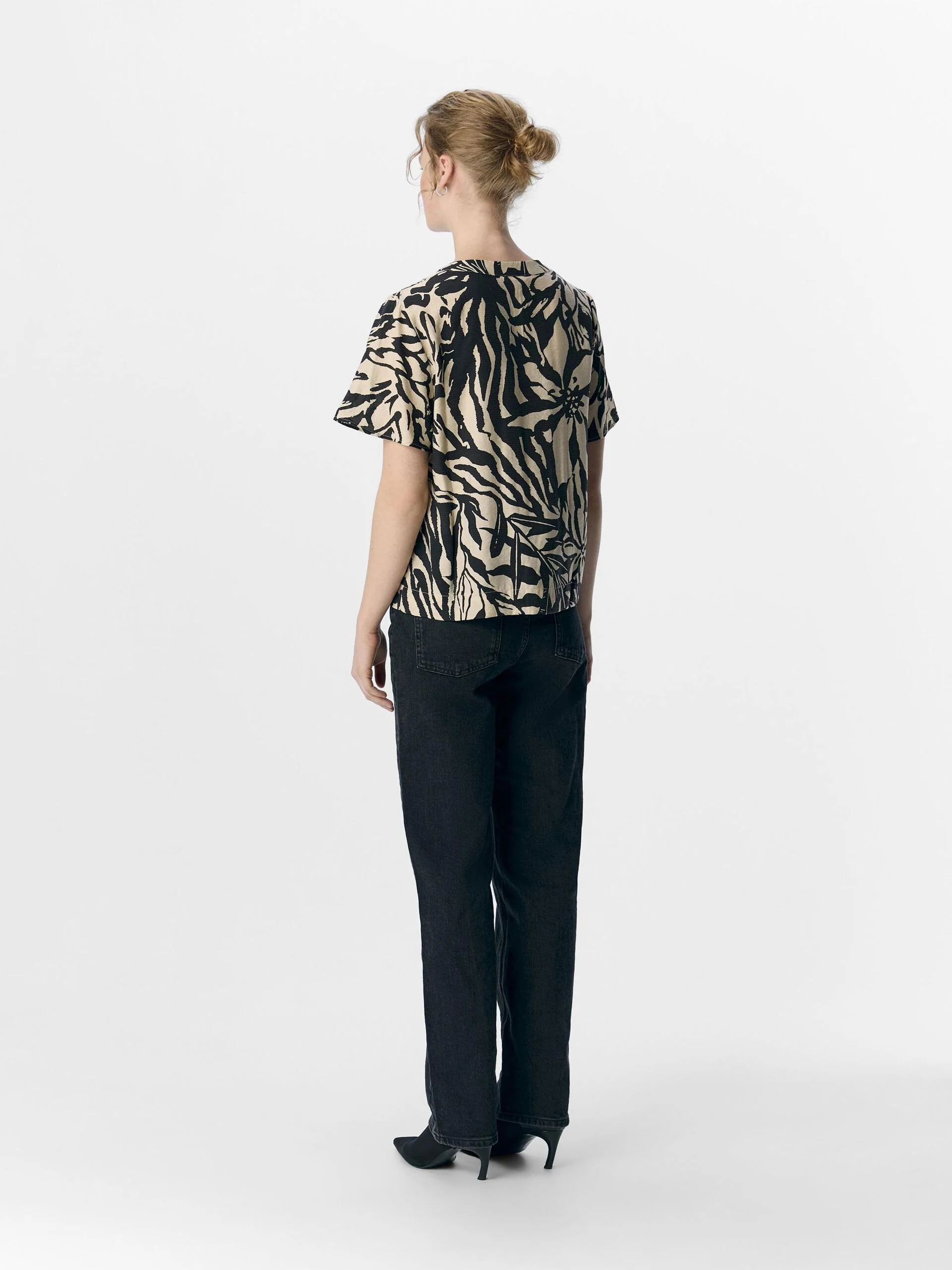 Object naisten toppi, OBJKARINA S/S RE V-NECK TOP Sandshell - Image 2