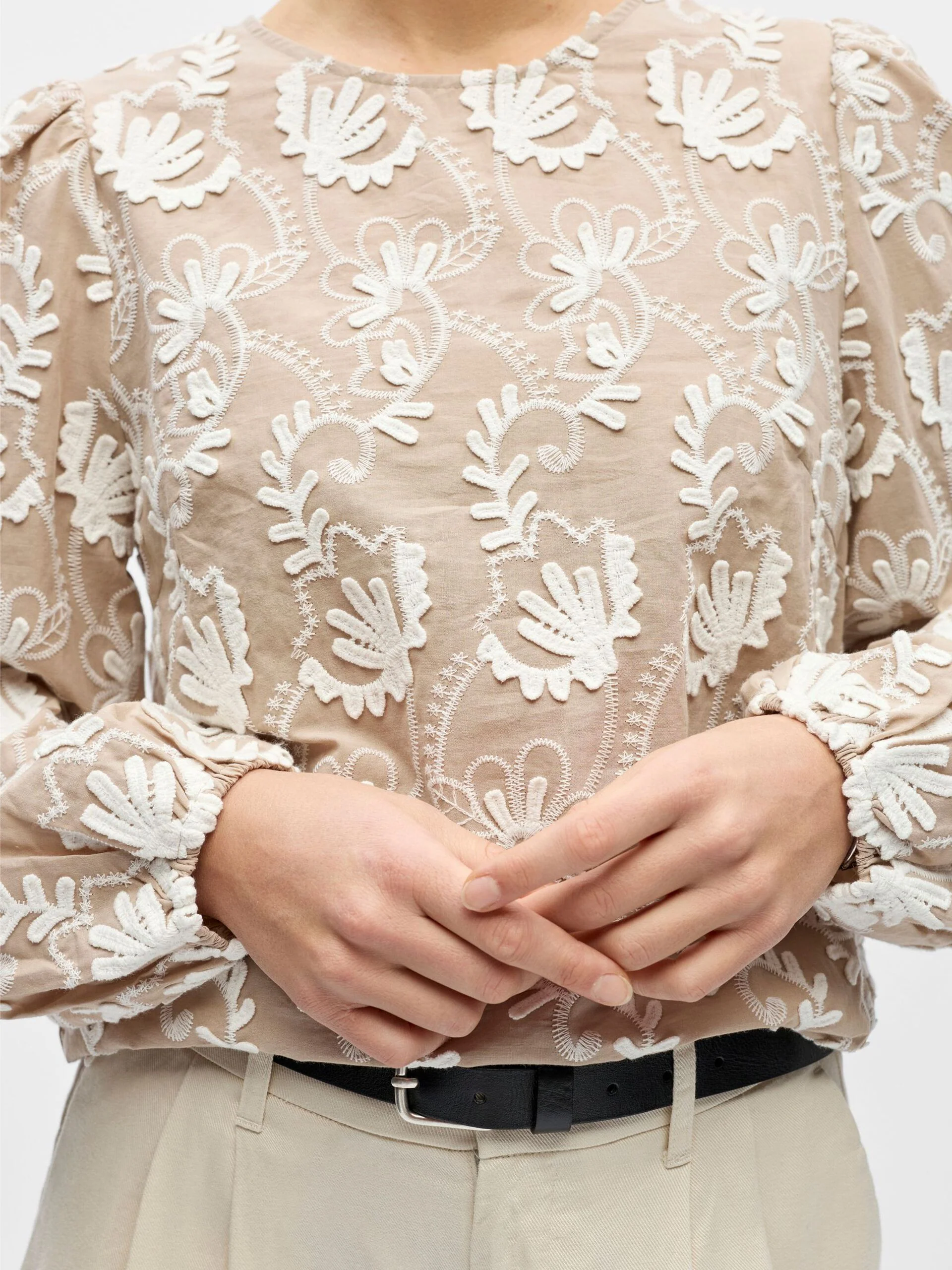 Object naisten pusero OBJMYA RE L/S Top, Humus Cloud dancer - Image 5