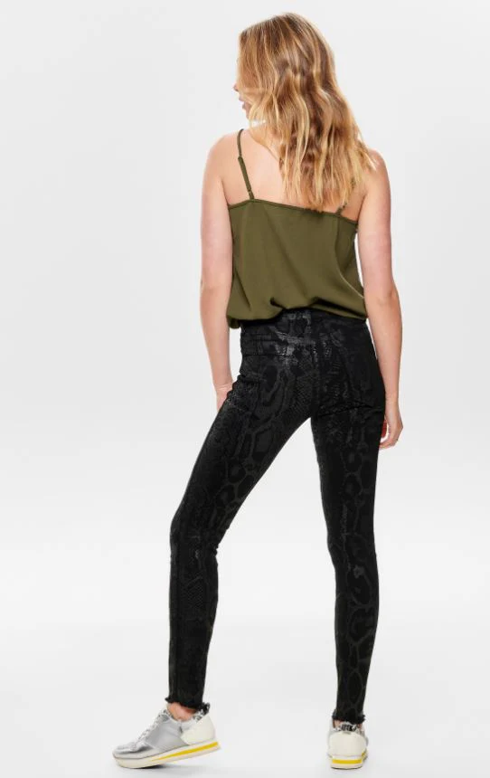 Only Naisten Housut, Blush Mid Raw Snakedenim Musta Kuosi - Image 4