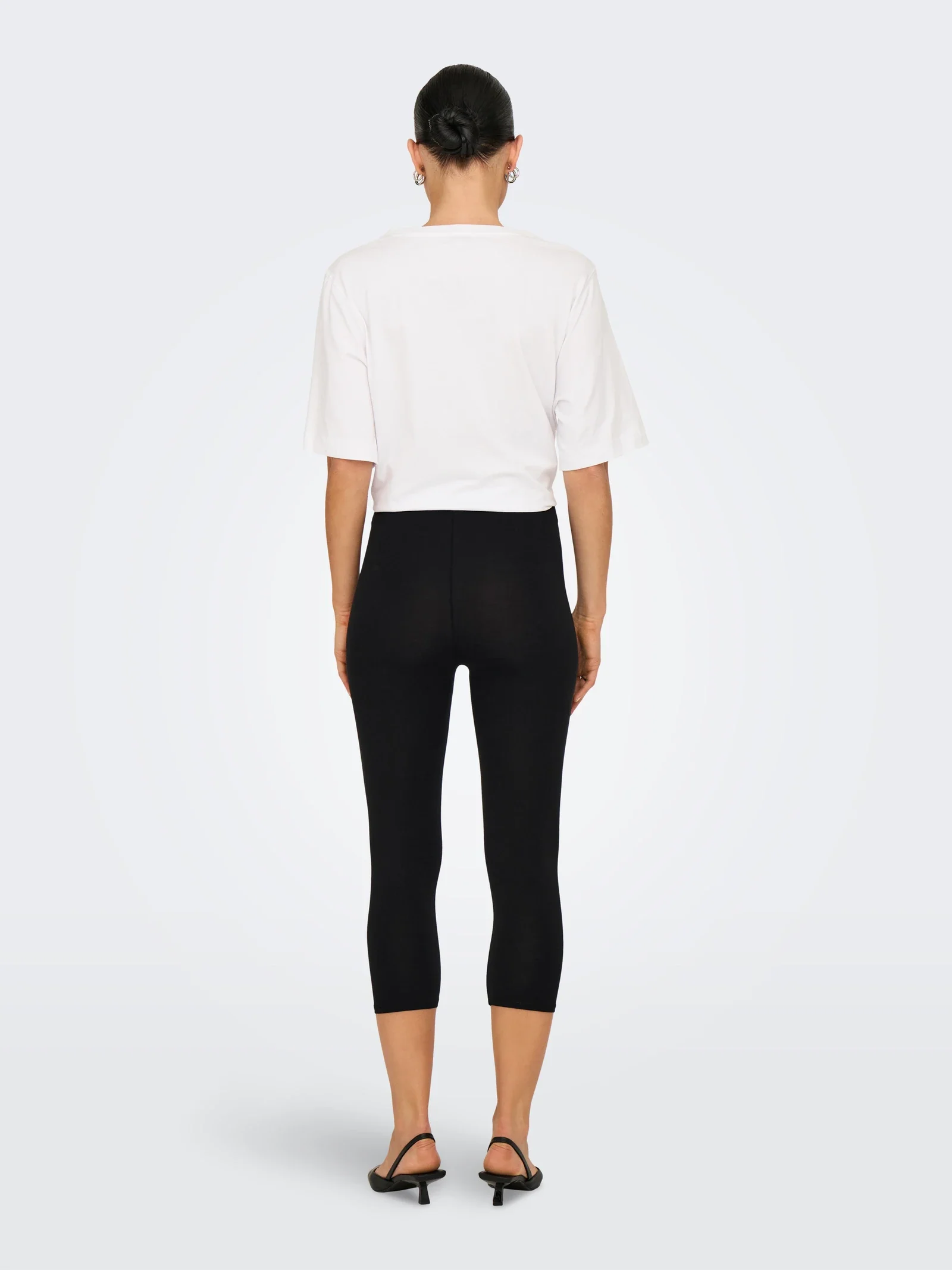 Only naisten leggingsit, ONLLIVE LOVE 3/4 LEGGING JRS Musta - Image 2
