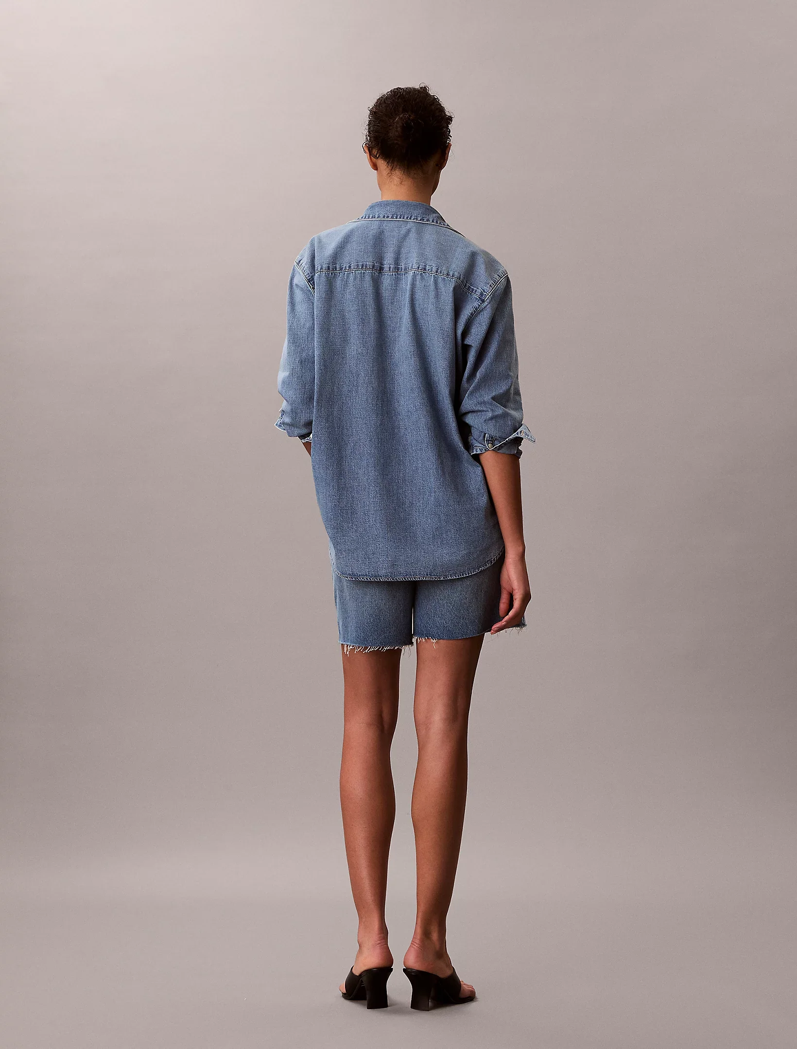 Calvin Klein Jeans naisten farkkupaita Oversized Shirt Vintage Bell, sininen - Image 2